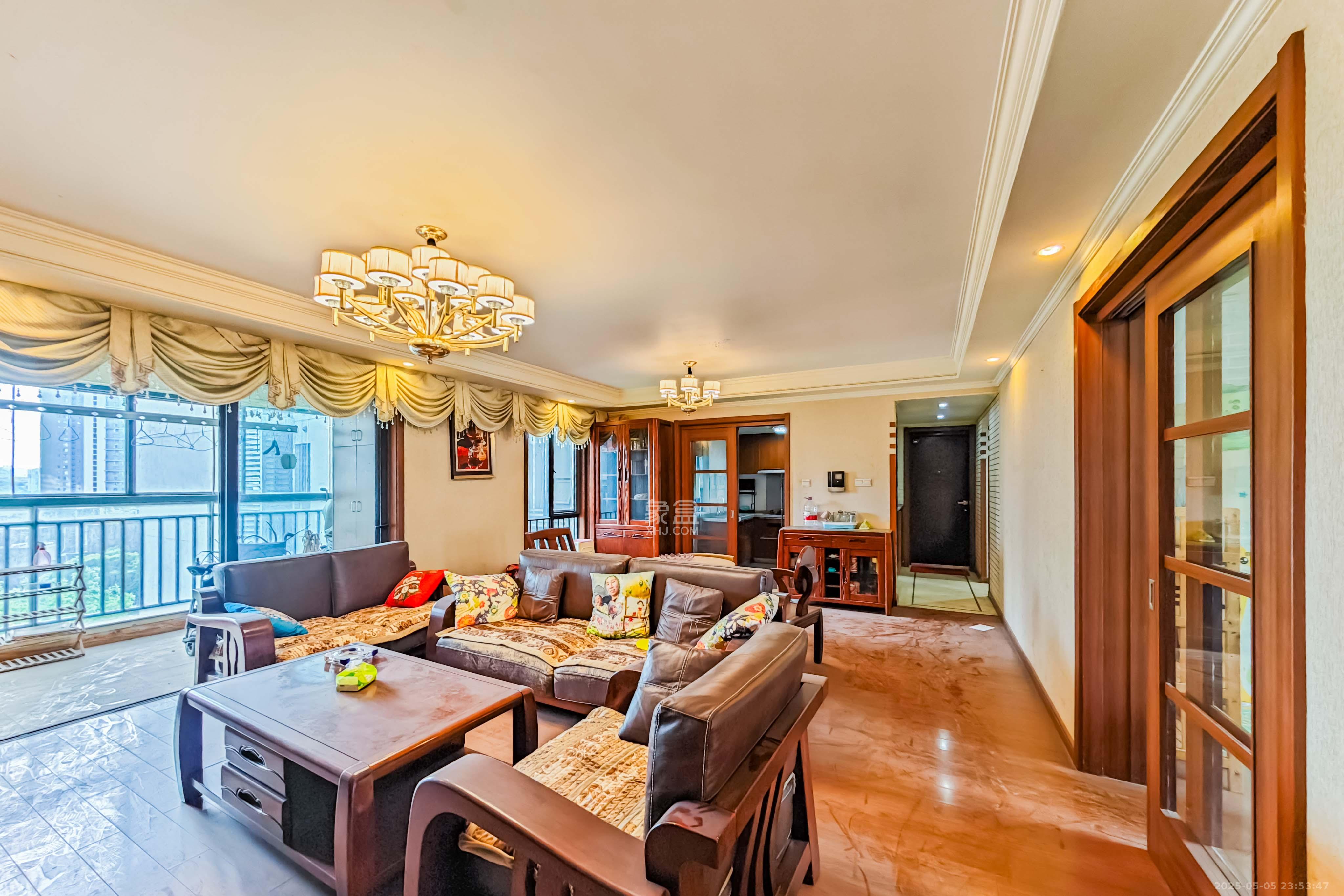 万科金域华府三四期 4室2厅2卫 126.0万 万科金域华府三四期 4室2厅2卫 126.0万客厅