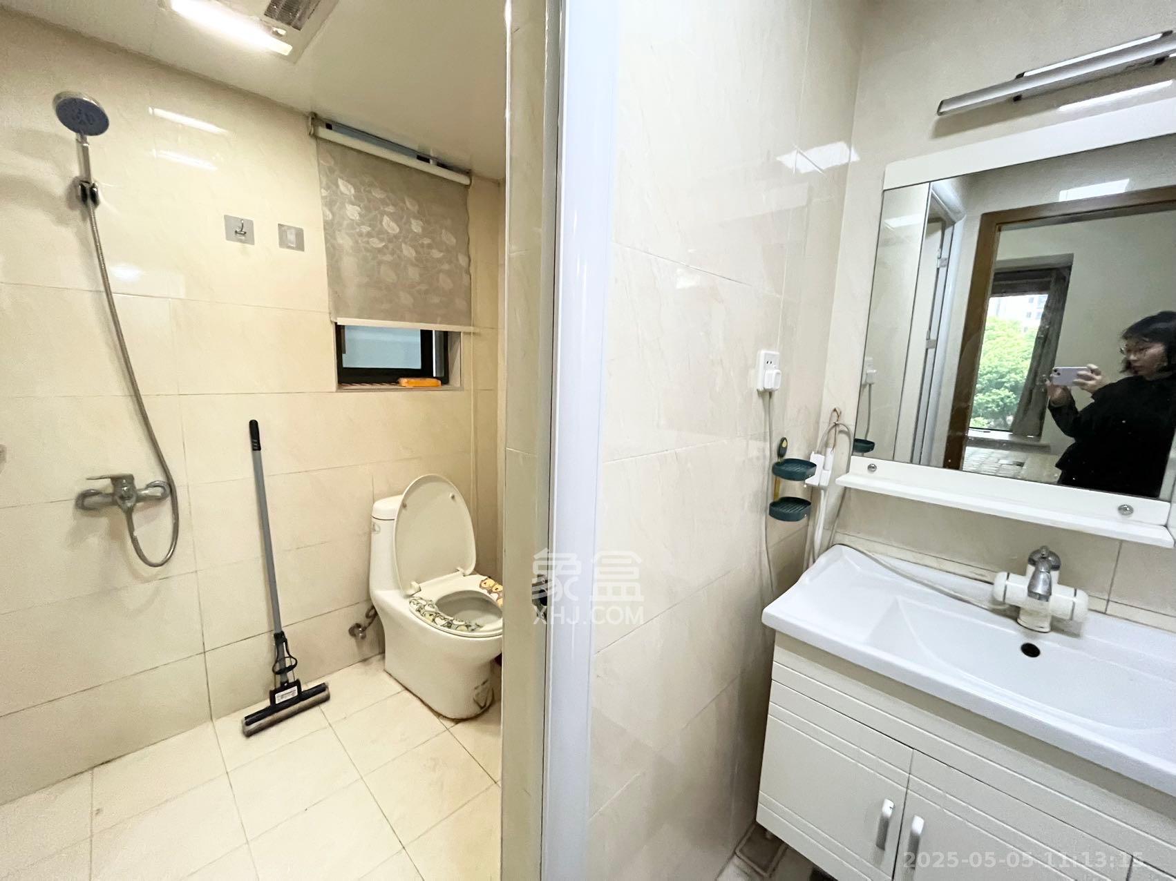 保利麓谷林语B区  3室2厅1卫   2200.00元/月室内图