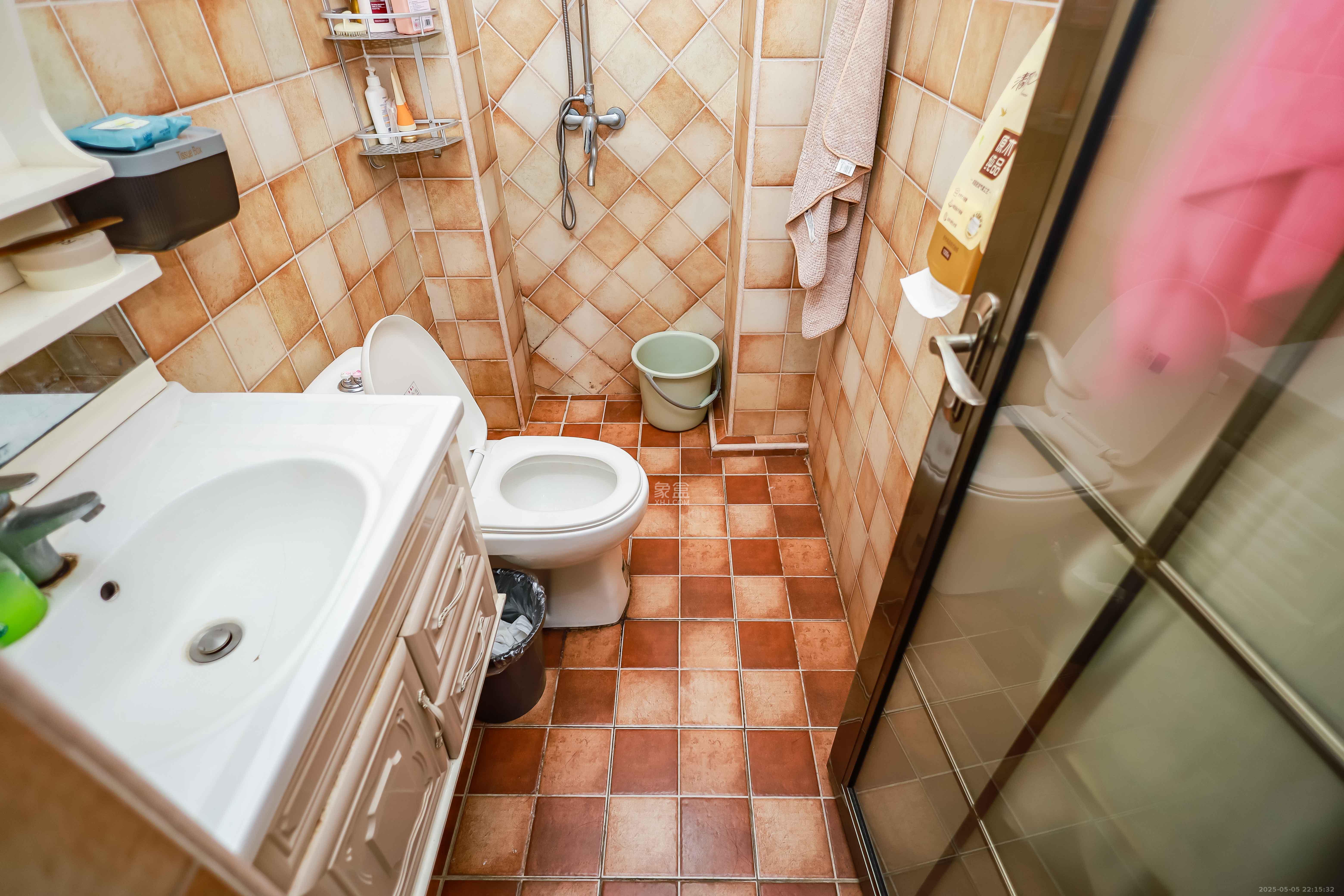 莱茵城  2室2厅1卫    58.0万 莱茵城  2室2厅1卫    58.0万卫生间