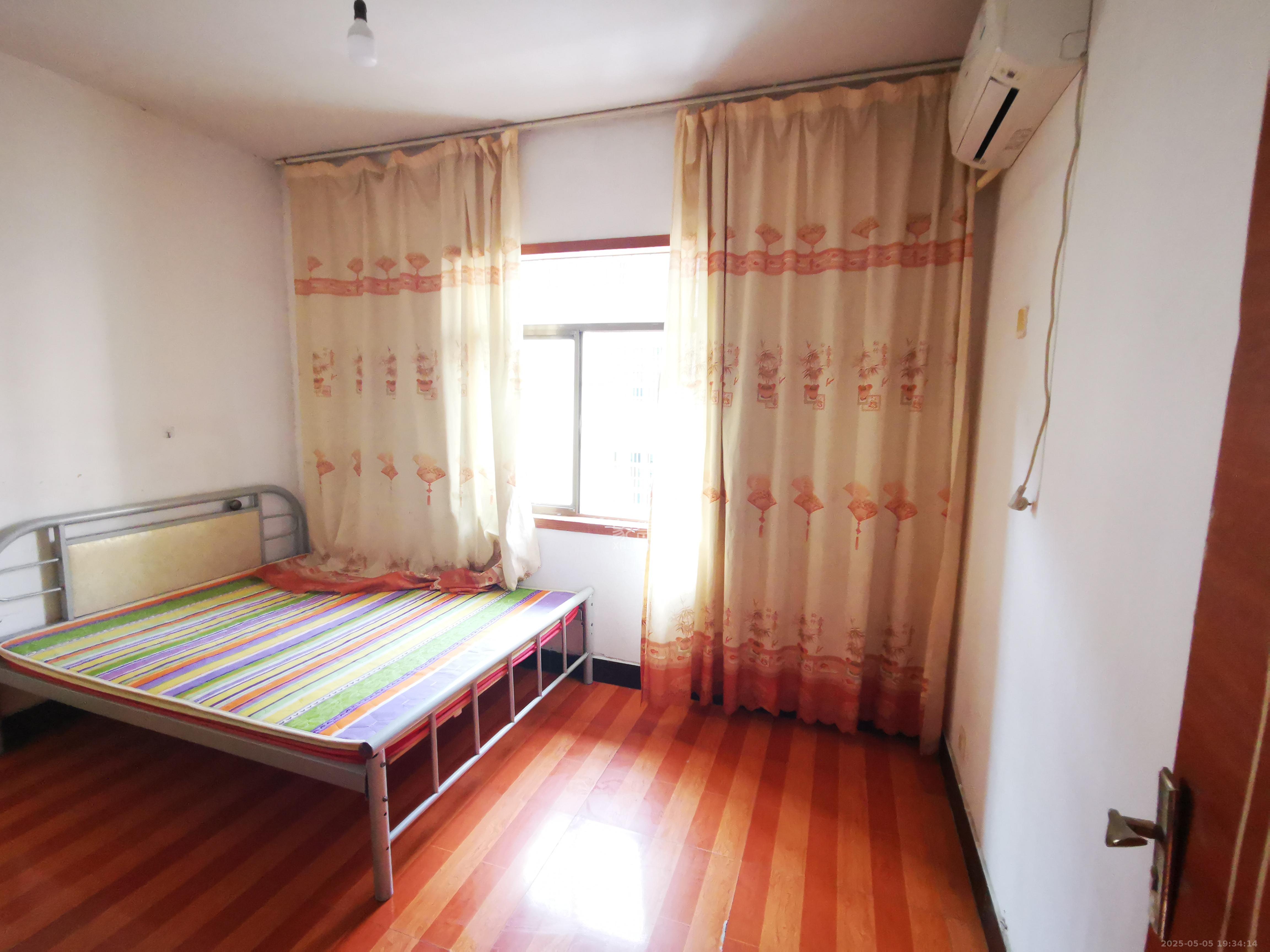 洞井生产安置小区(洞井新兴安置小区) 1室1厅1卫 1100.0元/月 洞井生产安置小区(洞井新兴安置小区) 1室1厅1卫 1100.0元/月室内图