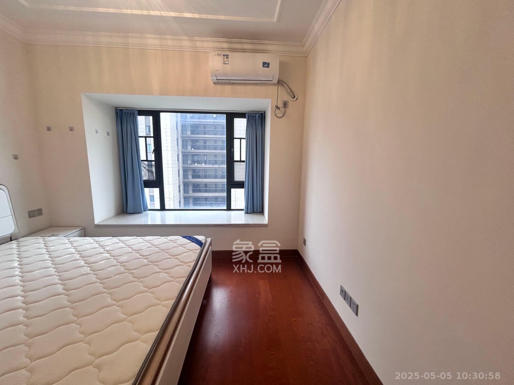 恒大文化旅游城C区 3室2厅2卫 2400.0元/月 恒大文化旅游城C区 3室2厅2卫 2400.0元/月室内图