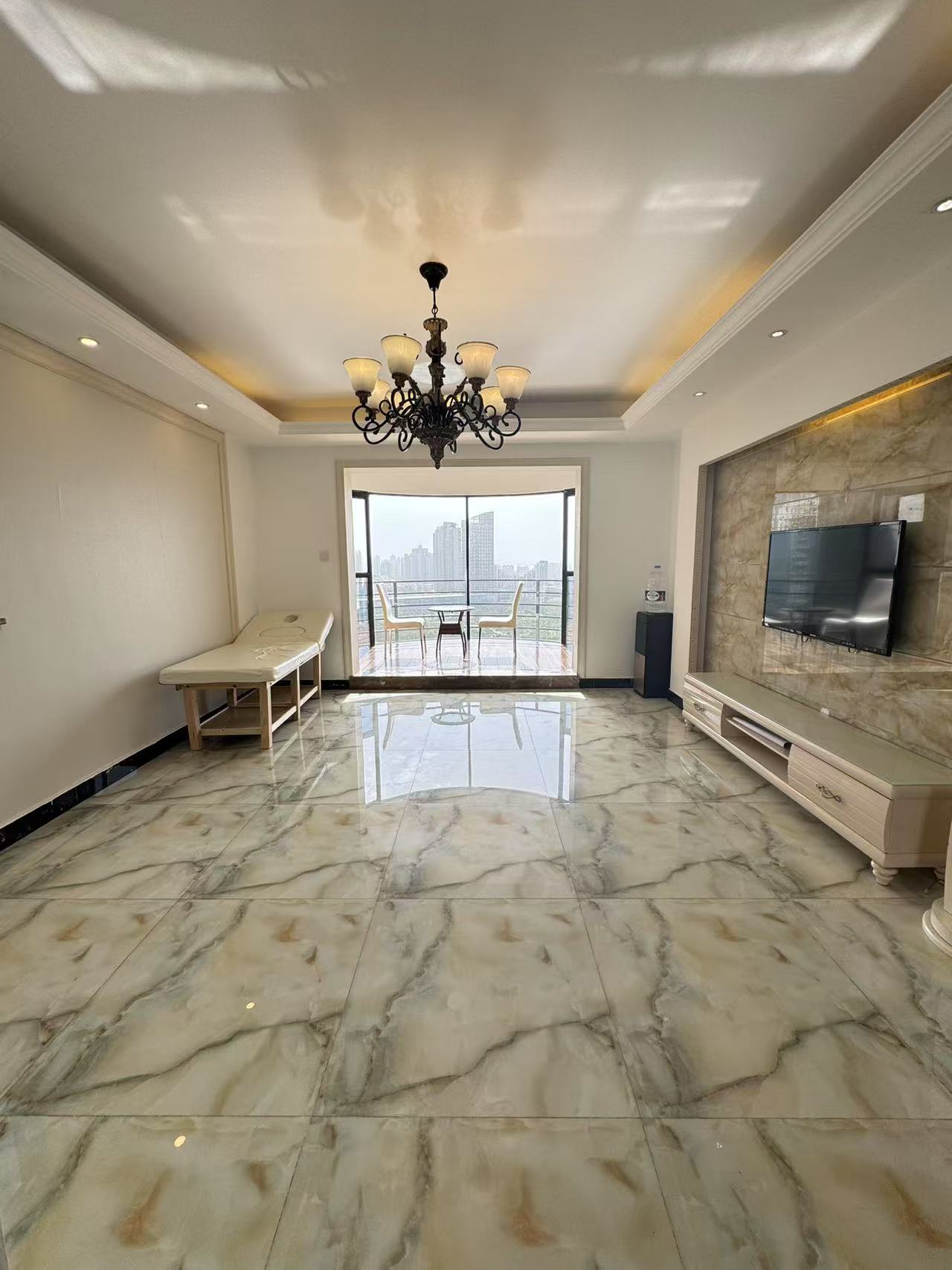 宝华海景  1室1厅1卫   2900.00元/月室内图