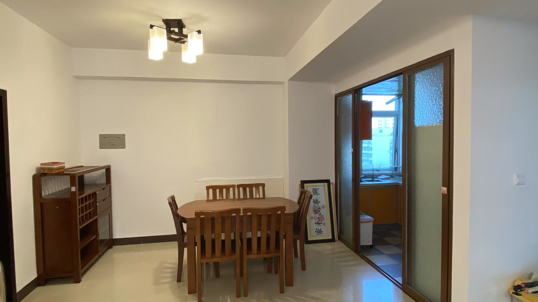城市精英  3室2厅2卫   3100.00元/月室内图