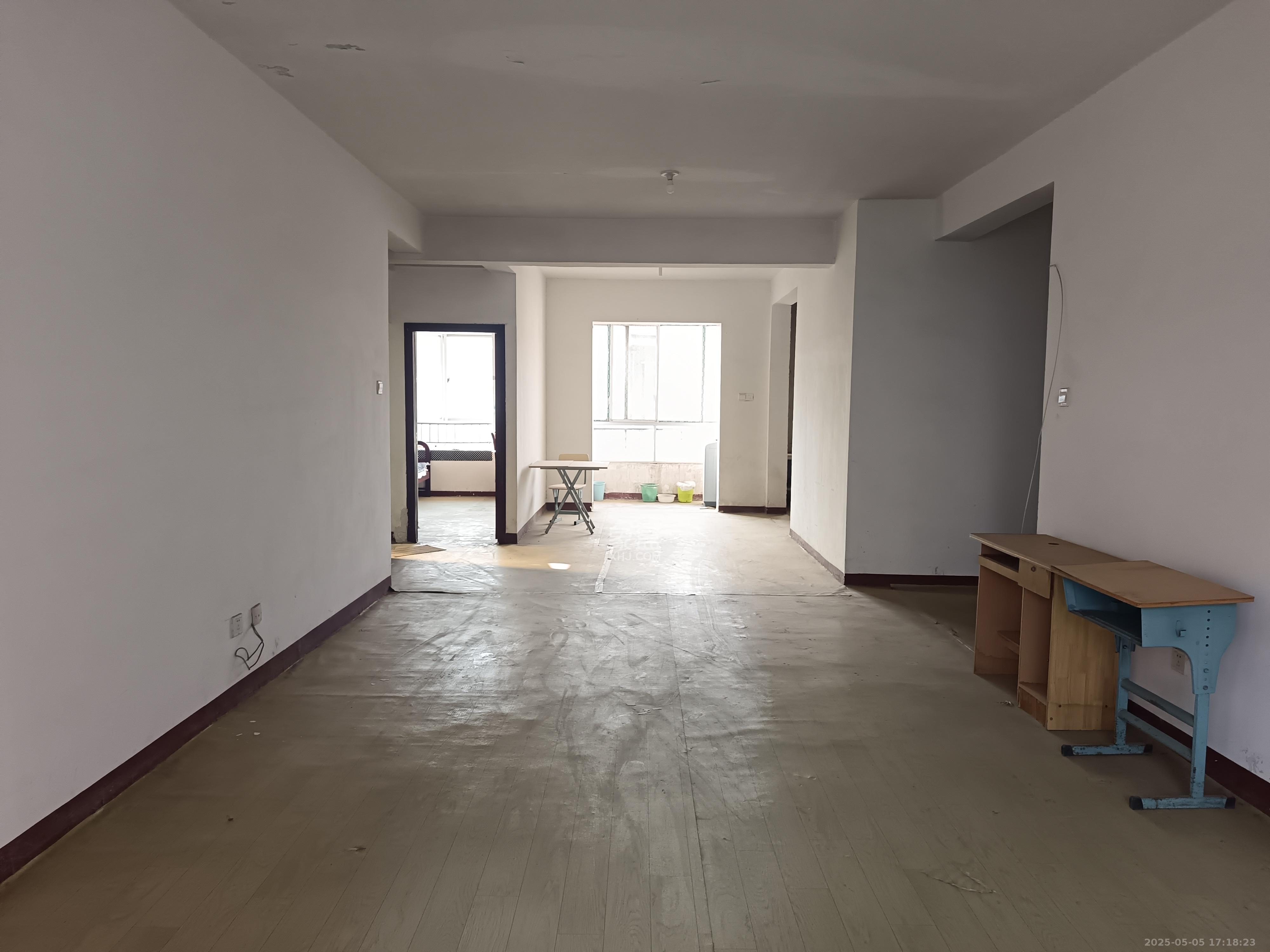 含浦家苑 3室2厅2卫 1600.0元/月 含浦家苑 3室2厅2卫 1600.0元/月室内图