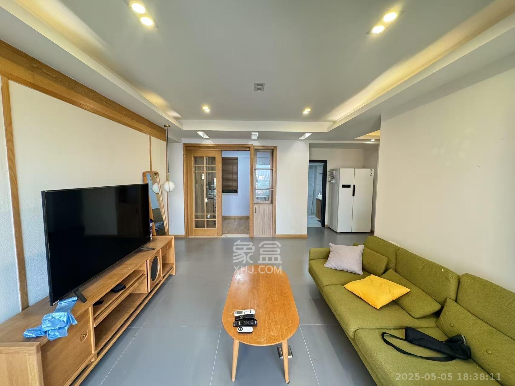 西子湖畔沃府  3室2厅2卫   3600.00元/月室内图