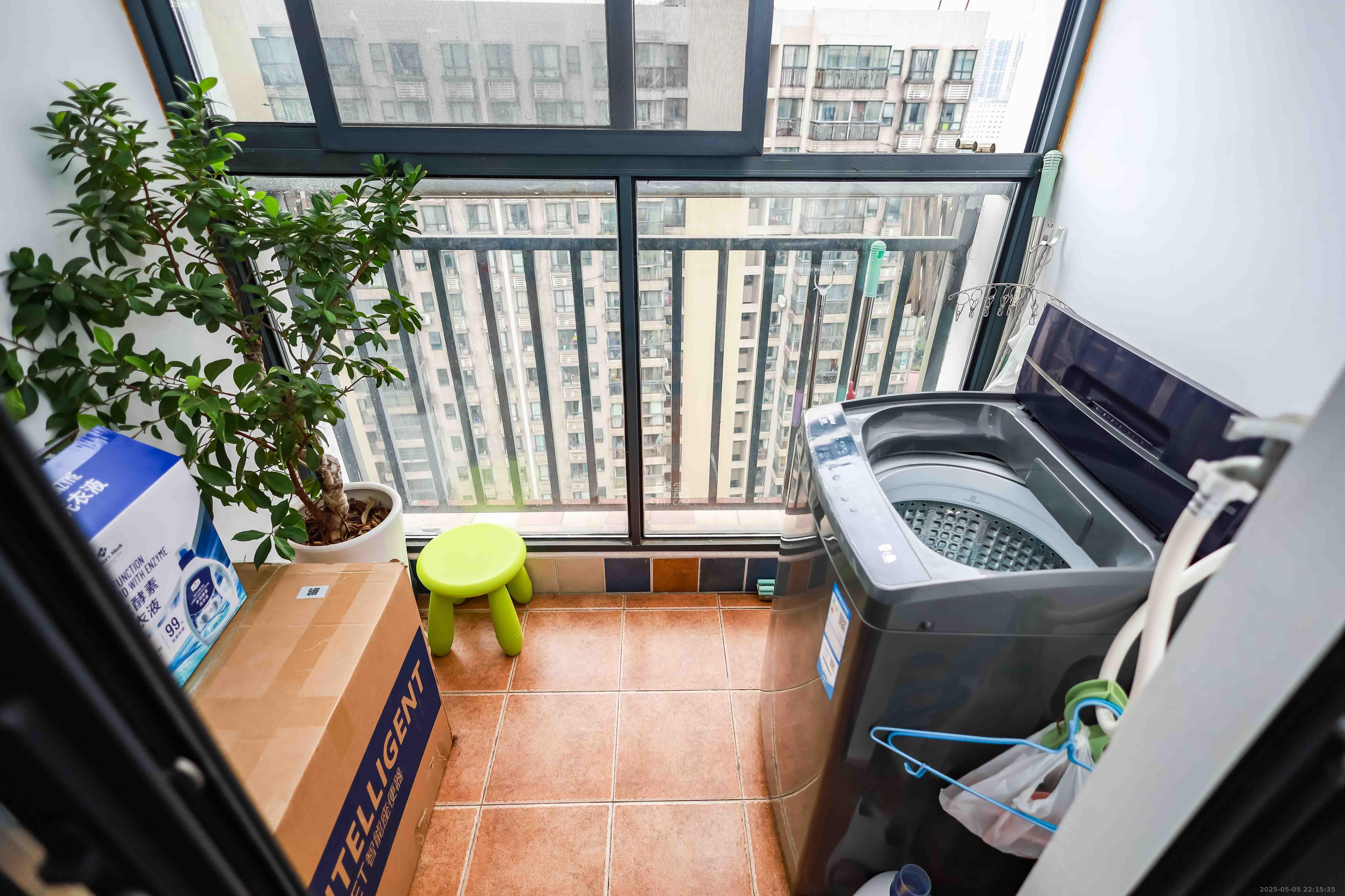 莱茵城  2室2厅1卫    58.0万 莱茵城  2室2厅1卫    58.0万阳台