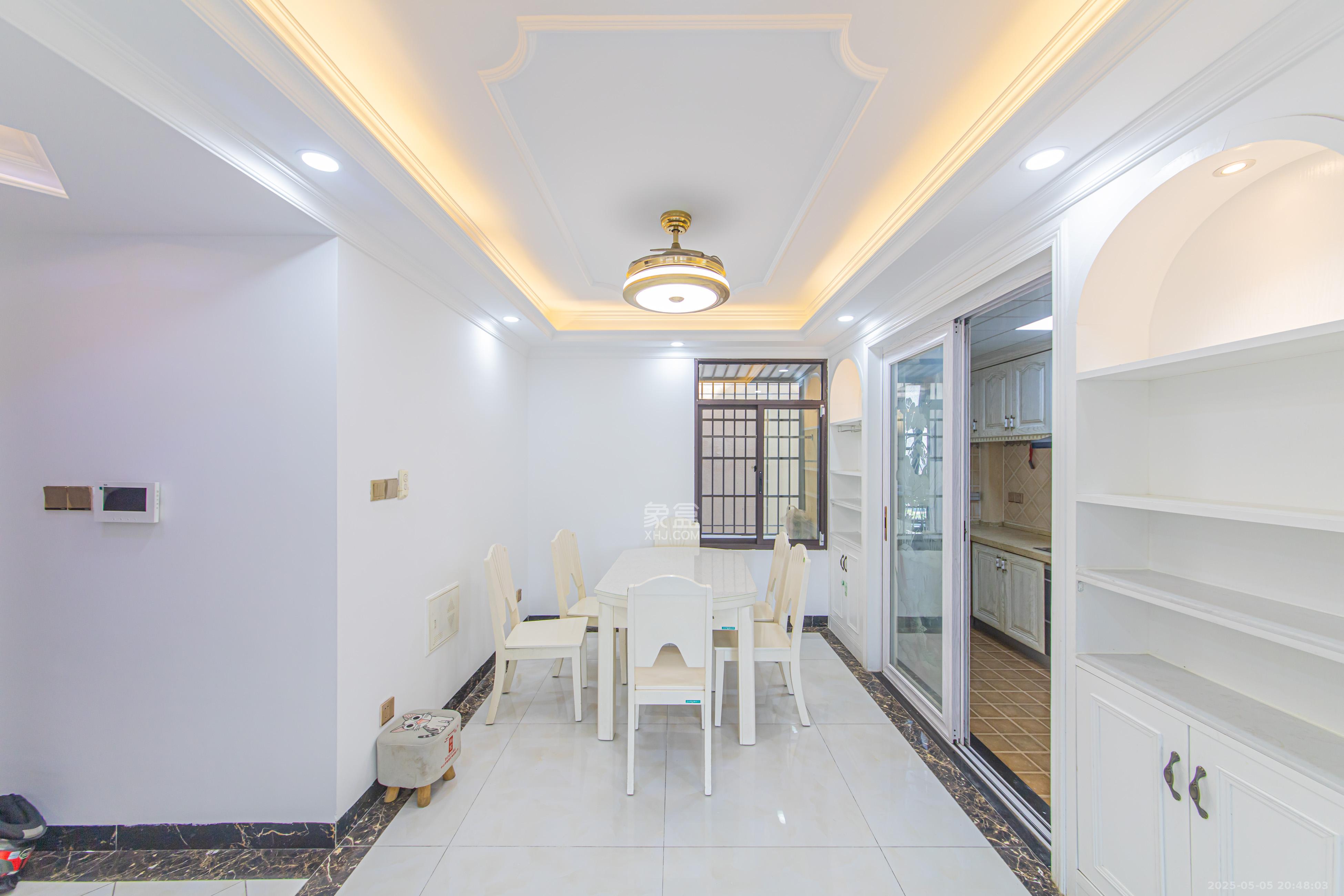 北辰中央公园B区 4室2厅2卫 131.0万 北辰中央公园B区 4室2厅2卫 131.0万客厅