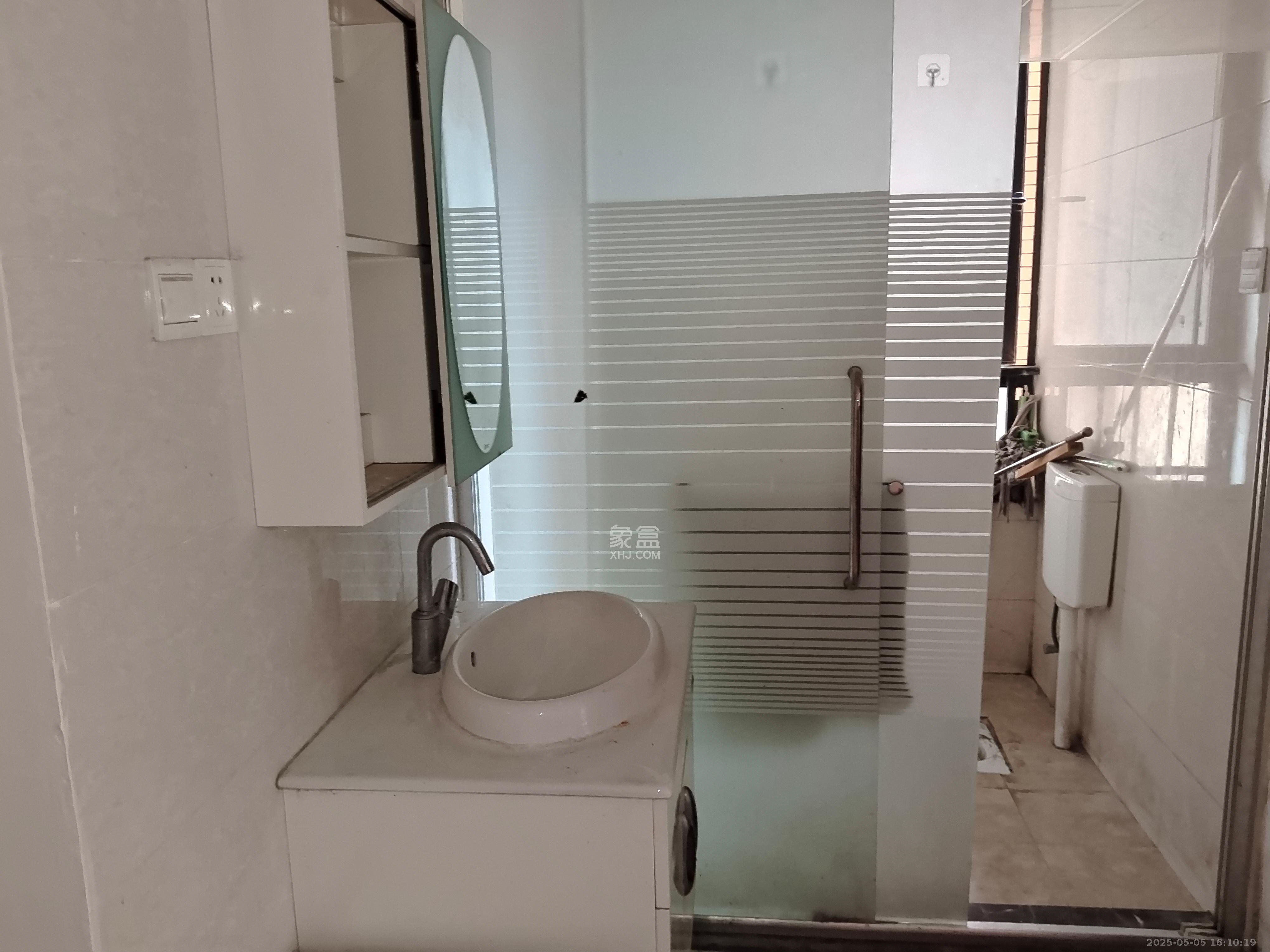 中信凯旋蓝岸(中信新城三期) 1室2厅1卫 2000.0元/月 中信凯旋蓝岸(中信新城三期) 1室2厅1卫 2000.0元/月室内图