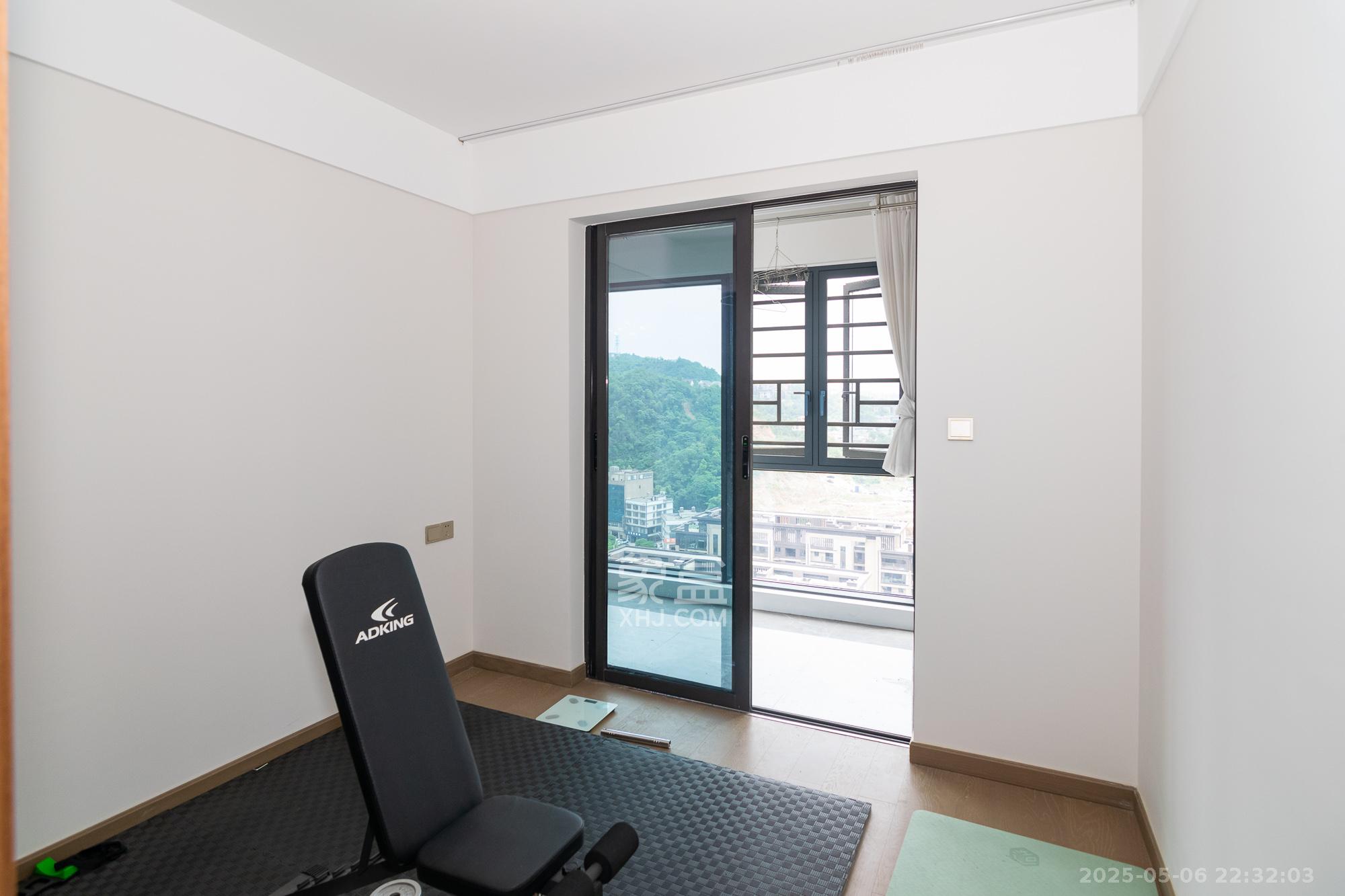 阳光城联利悦澜府  3室2厅2卫    89.0万 阳光城联利悦澜府  3室2厅2卫    89.0万卧室