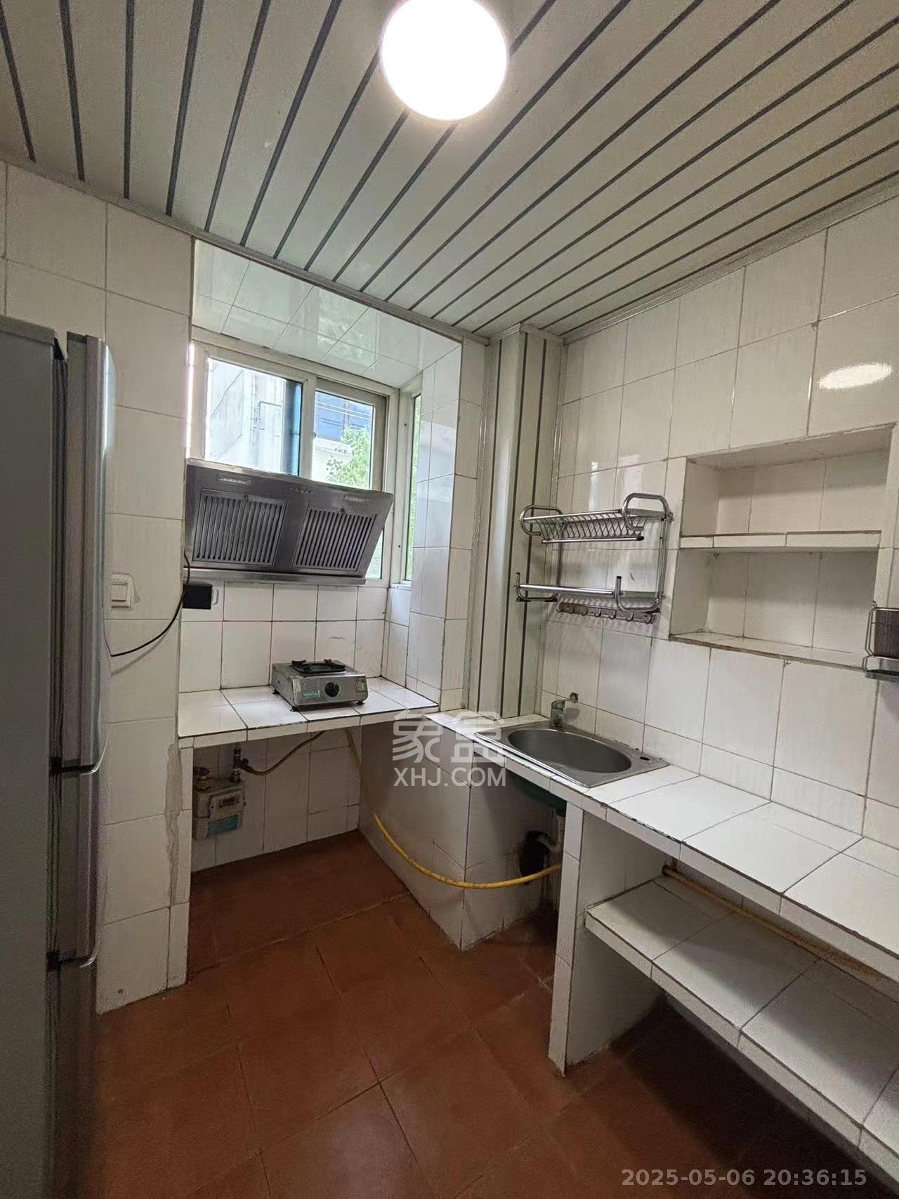 圭塘三小区 1室1厅1卫 1800.0元/月 圭塘三小区 1室1厅1卫 1800.0元/月室内图