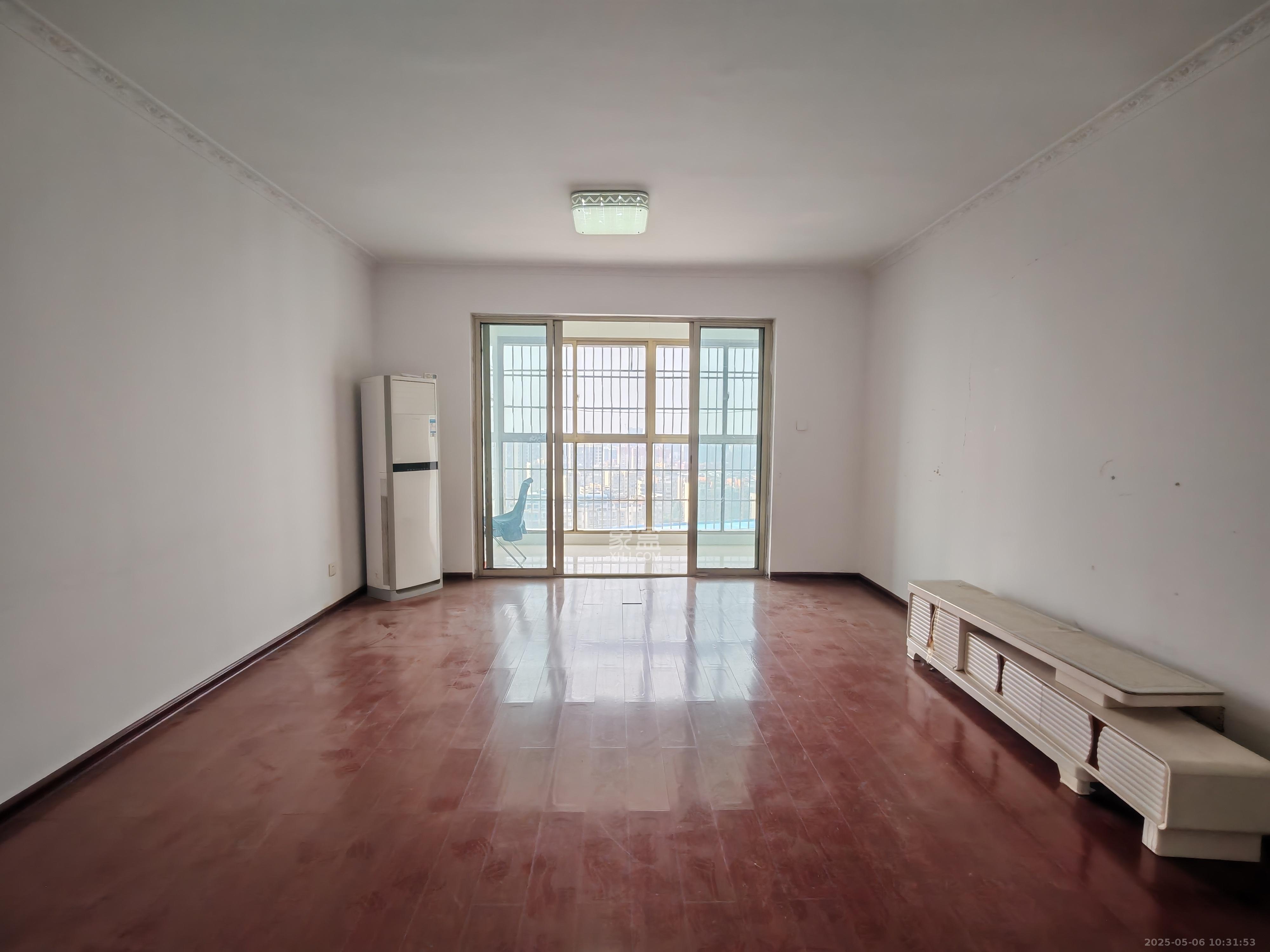 富兴嘉城(富兴汇中央)  4室2厅2卫    3100.0元/月 富兴嘉城(富兴汇中央)  4室2厅2卫    3100.0元/月