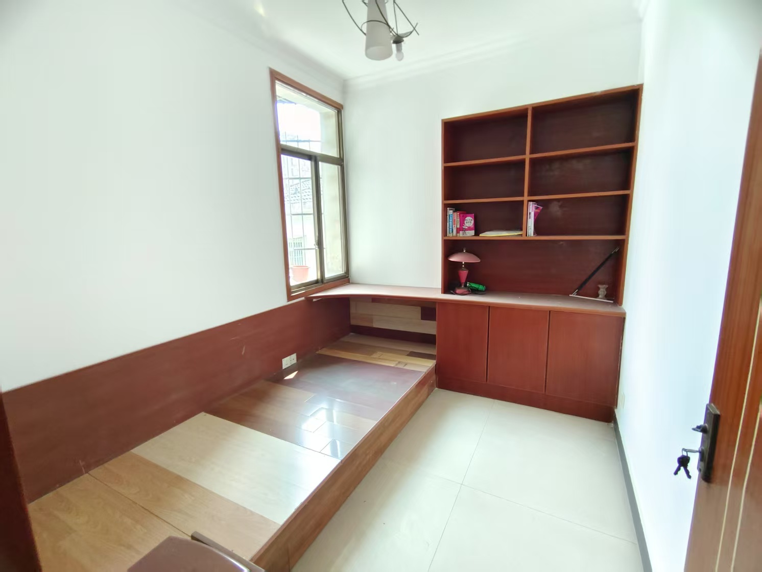 梓山苑小区 3室2厅2卫 800.0元/月 梓山苑小区 3室2厅2卫 800.0元/月室内图