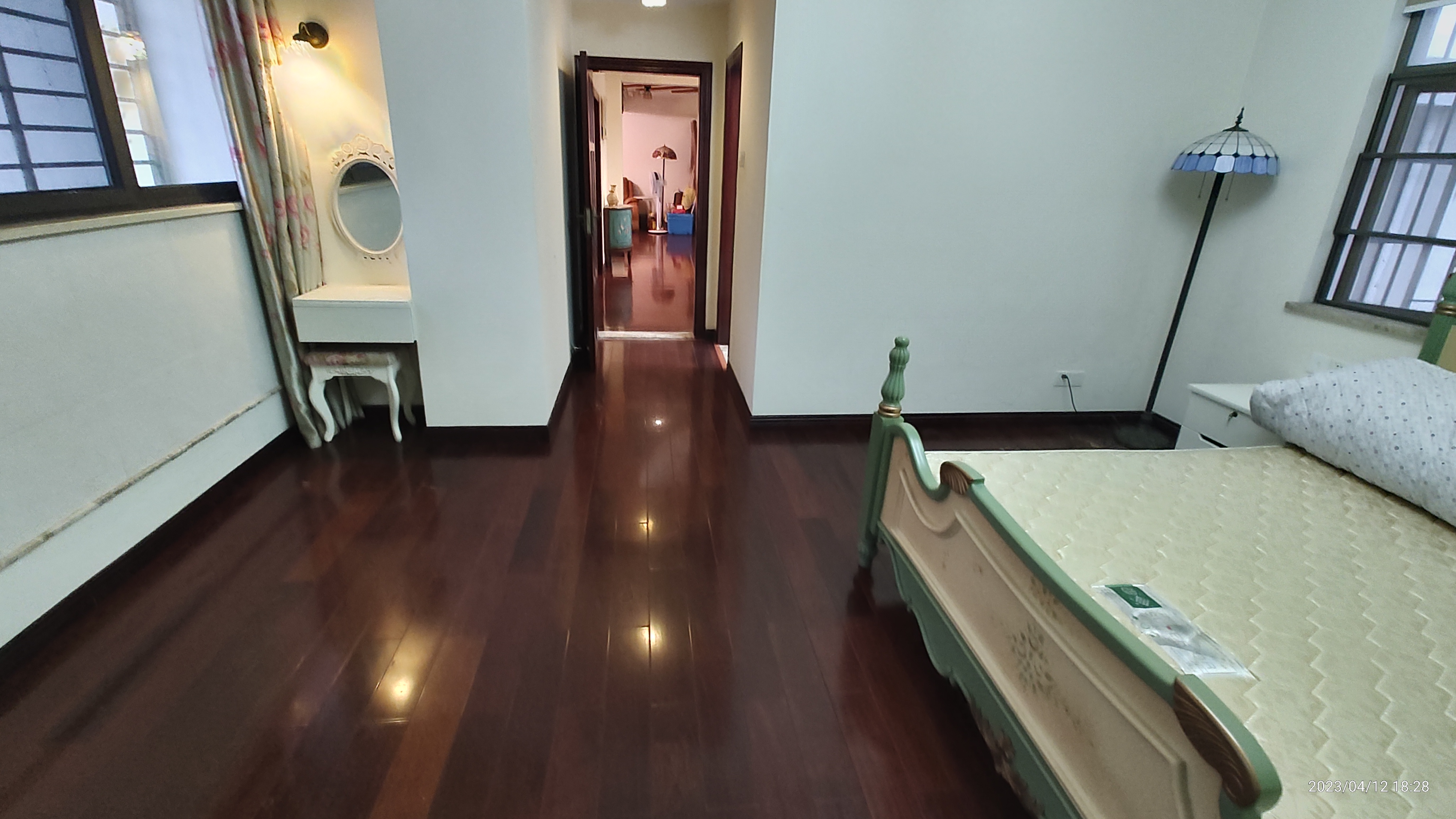 南海绿洲 4室2厅3卫 4500.0元/月 南海绿洲 4室2厅3卫 4500.0元/月室内图