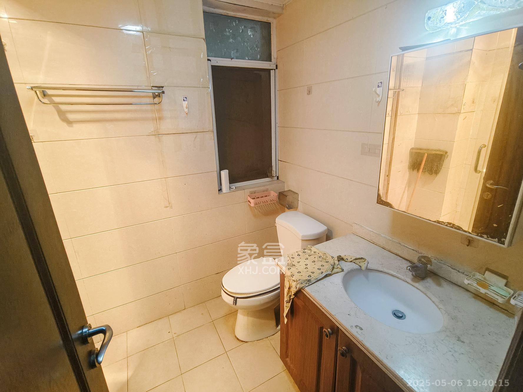 郡原居里  3室2厅1卫    65.0万 郡原居里  3室2厅1卫    65.0万卫生间