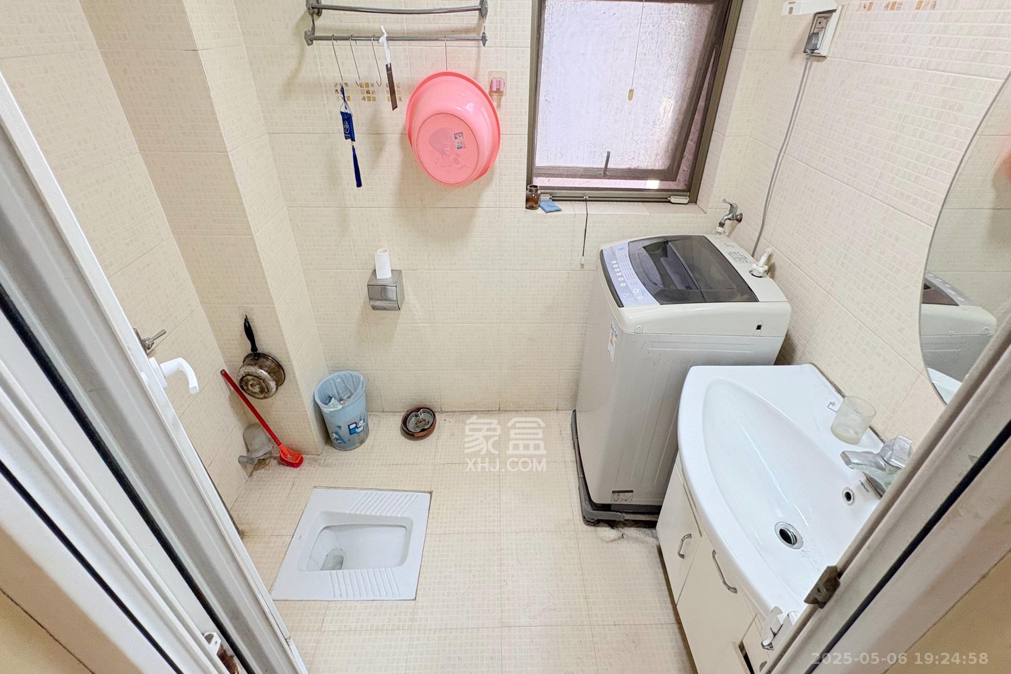 向阳门第  3室2厅2卫    188.0万 向阳门第  3室2厅2卫    188.0万卫生间