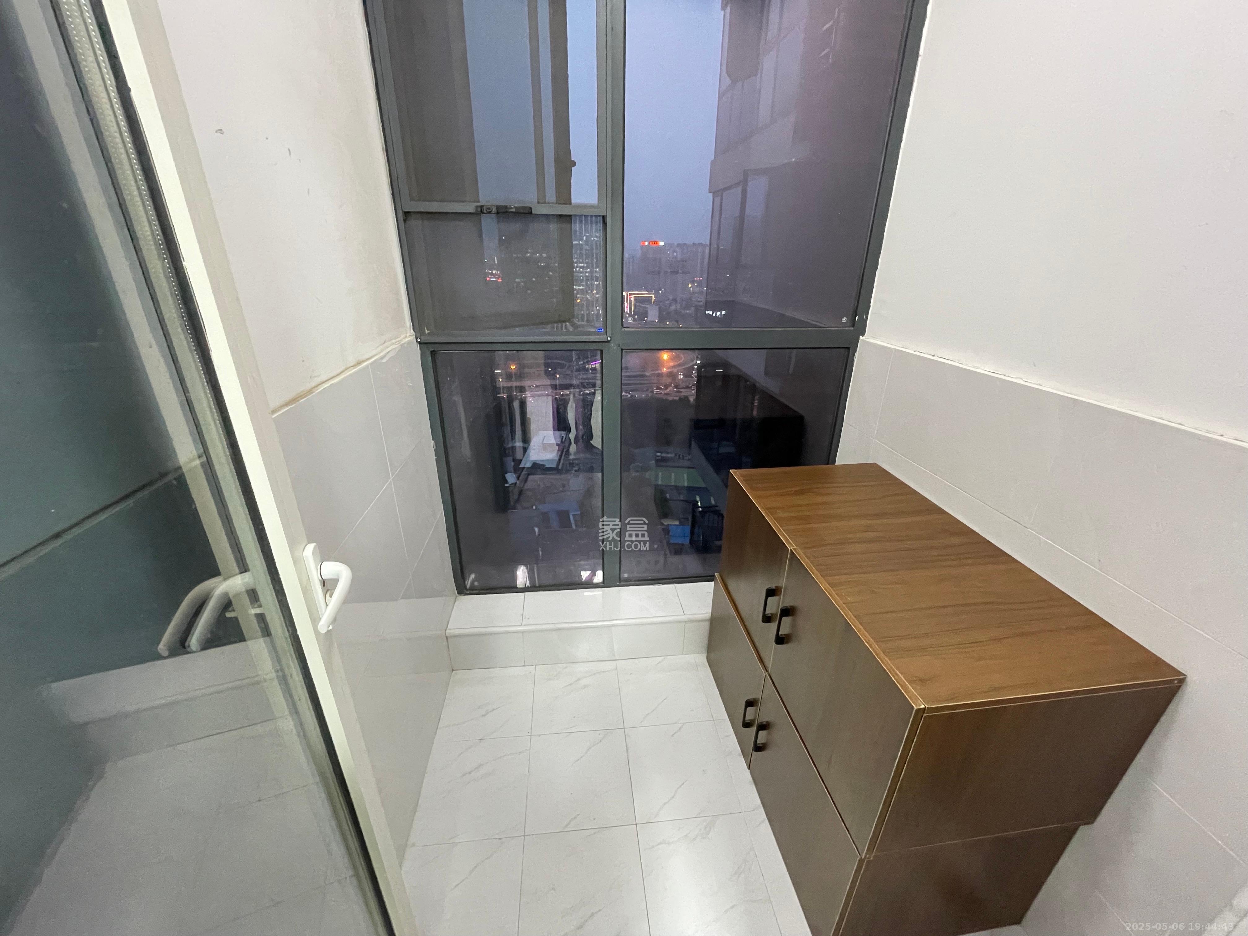 美麓阳光  2室2厅1卫   2600.00元/月室内图