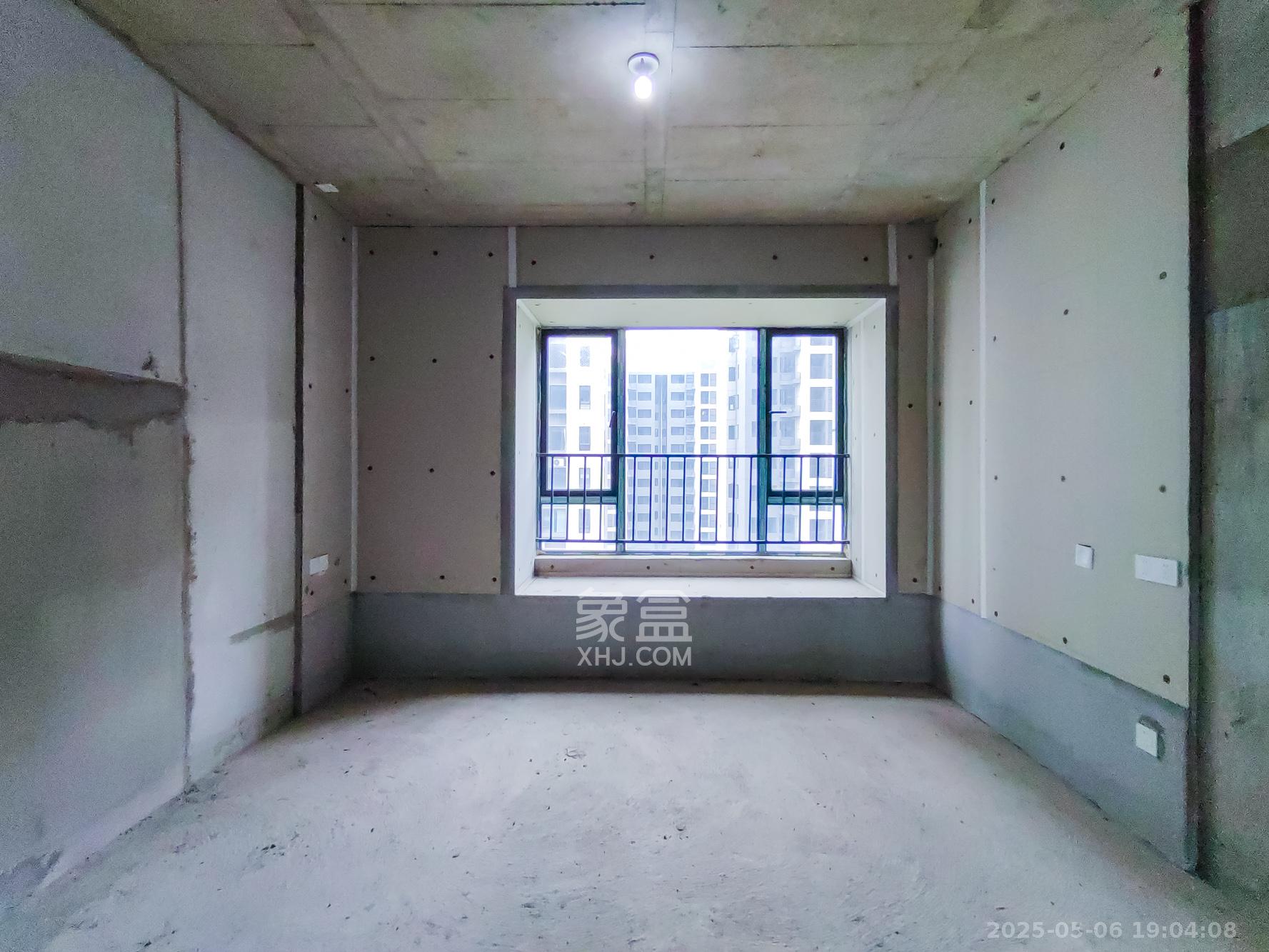 和顺府  4室2厅2卫    114.0万 和顺府  4室2厅2卫    114.0万卧室