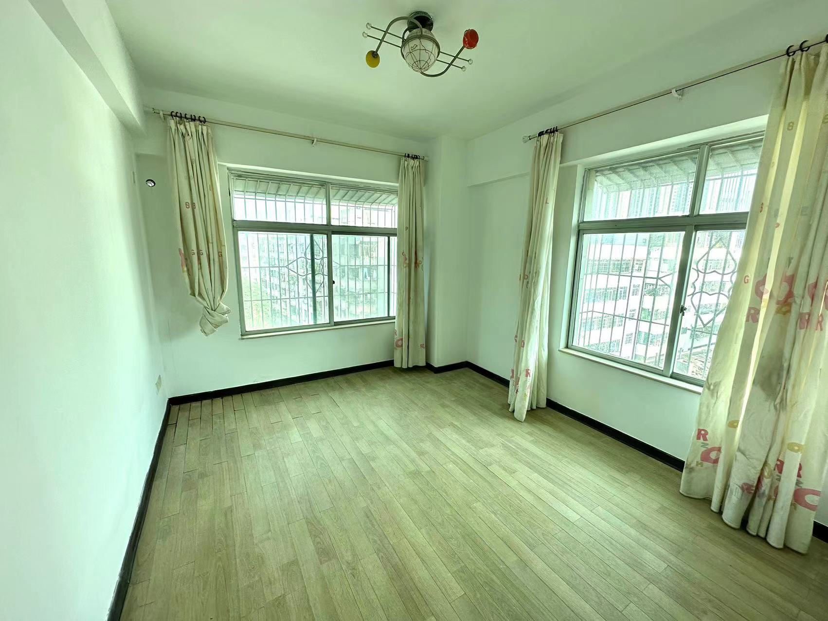 宏昌楼 3室2厅2卫 3000.0元/月 宏昌楼 3室2厅2卫 3000.0元/月室内图