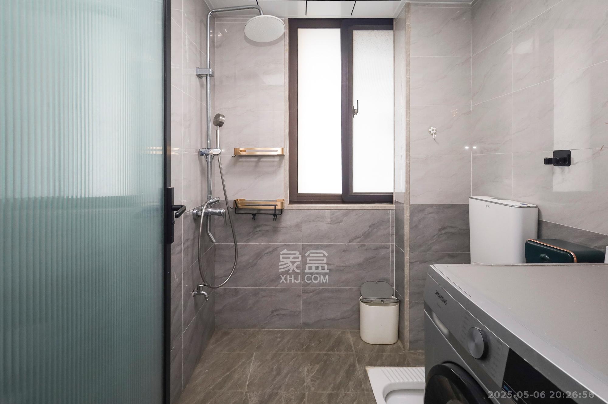 学府星城 3室2厅2卫 56.8万 学府星城 3室2厅2卫 56.8万卫生间