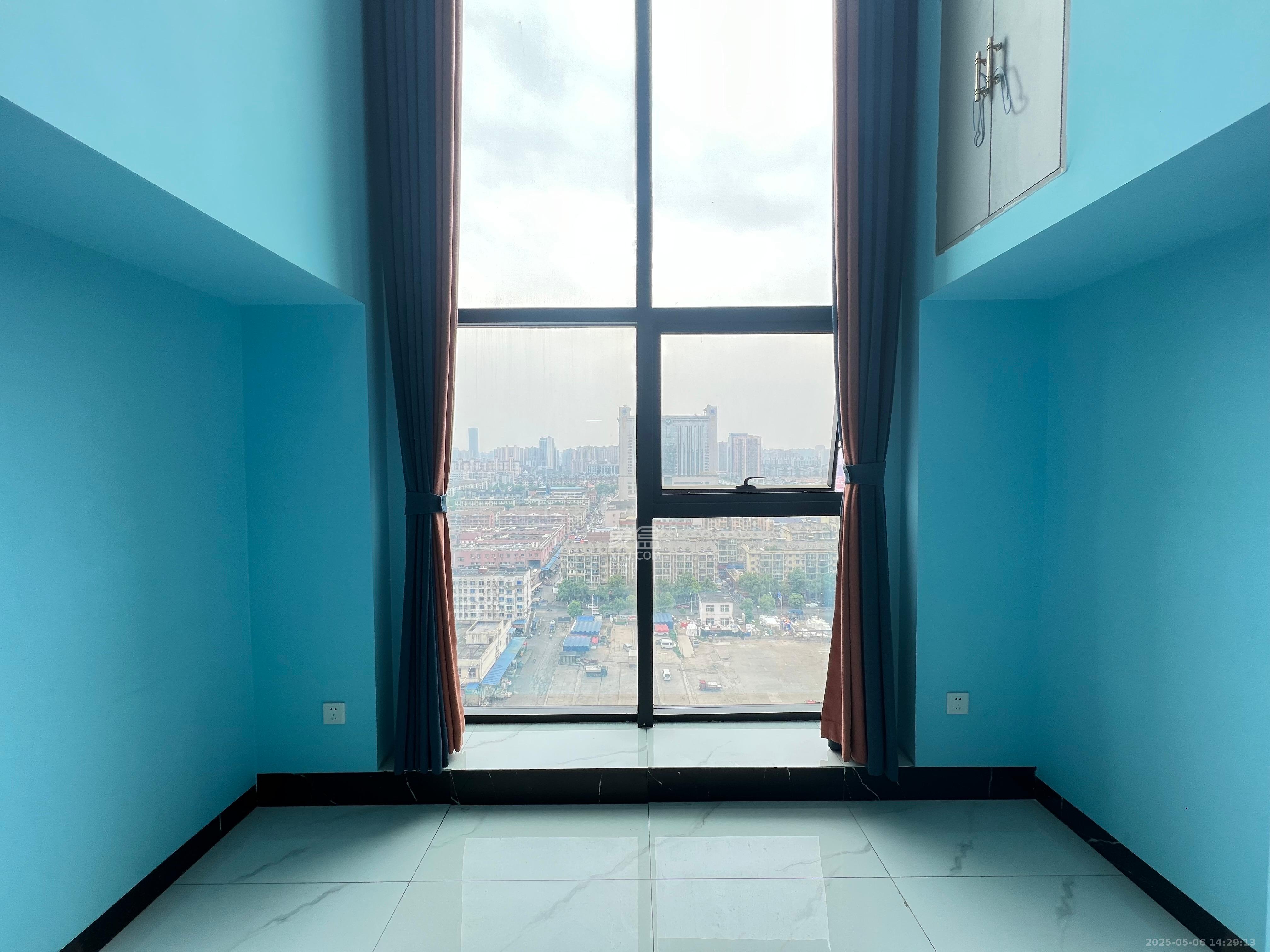 东盈商业广场(华泉城市广场) 2室1厅1卫 2200.0元/月 东盈商业广场(华泉城市广场) 2室1厅1卫 2200.0元/月室内图