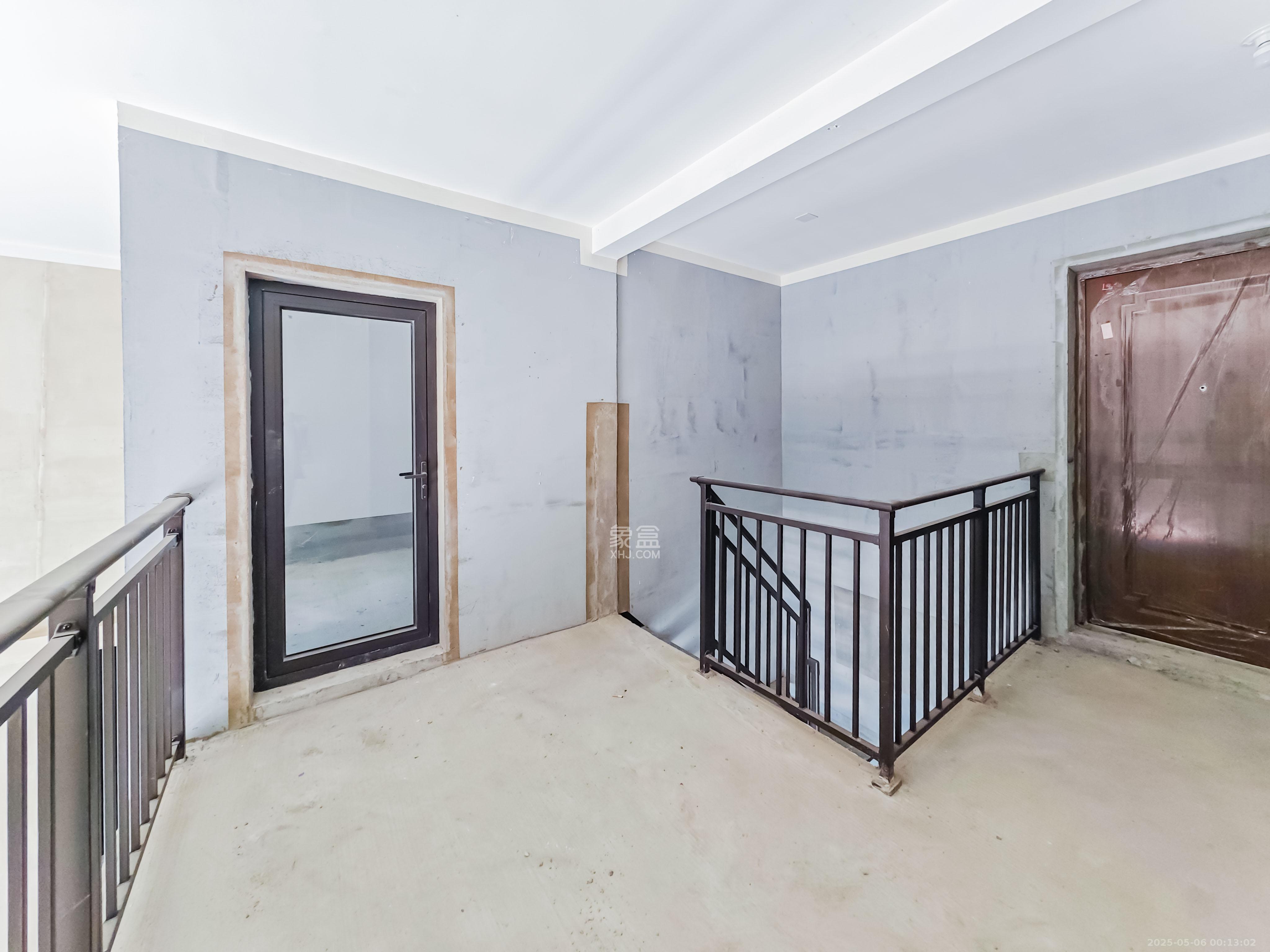 建发玖洲观澜  4室2厅2卫   186.00万其他
