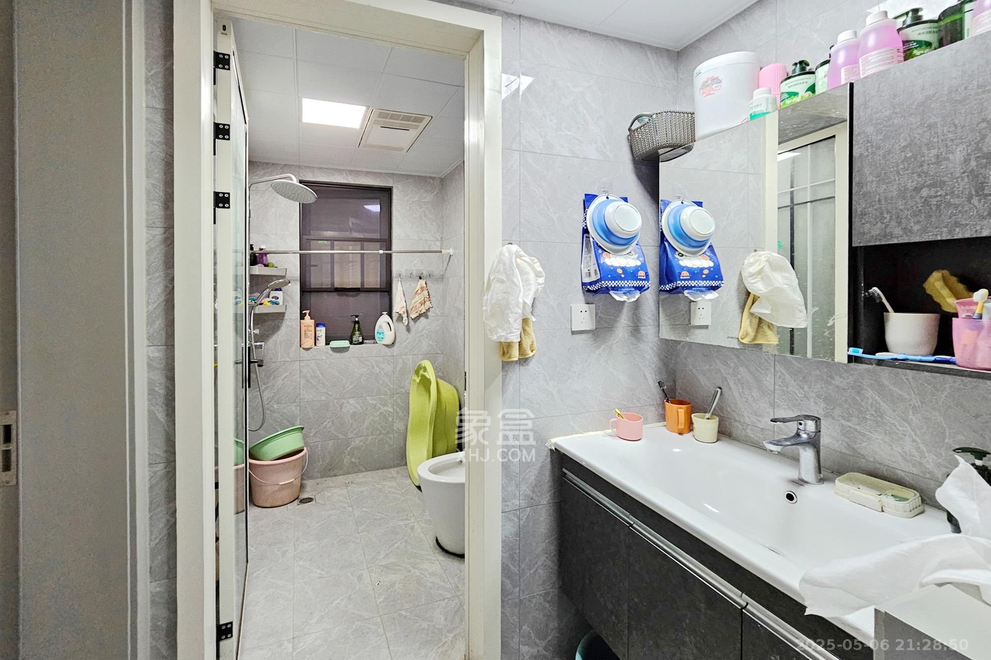 阳光城尚东湾蓝莓苑  3室2厅1卫    95.0万 阳光城尚东湾蓝莓苑  3室2厅1卫    95.0万卫生间