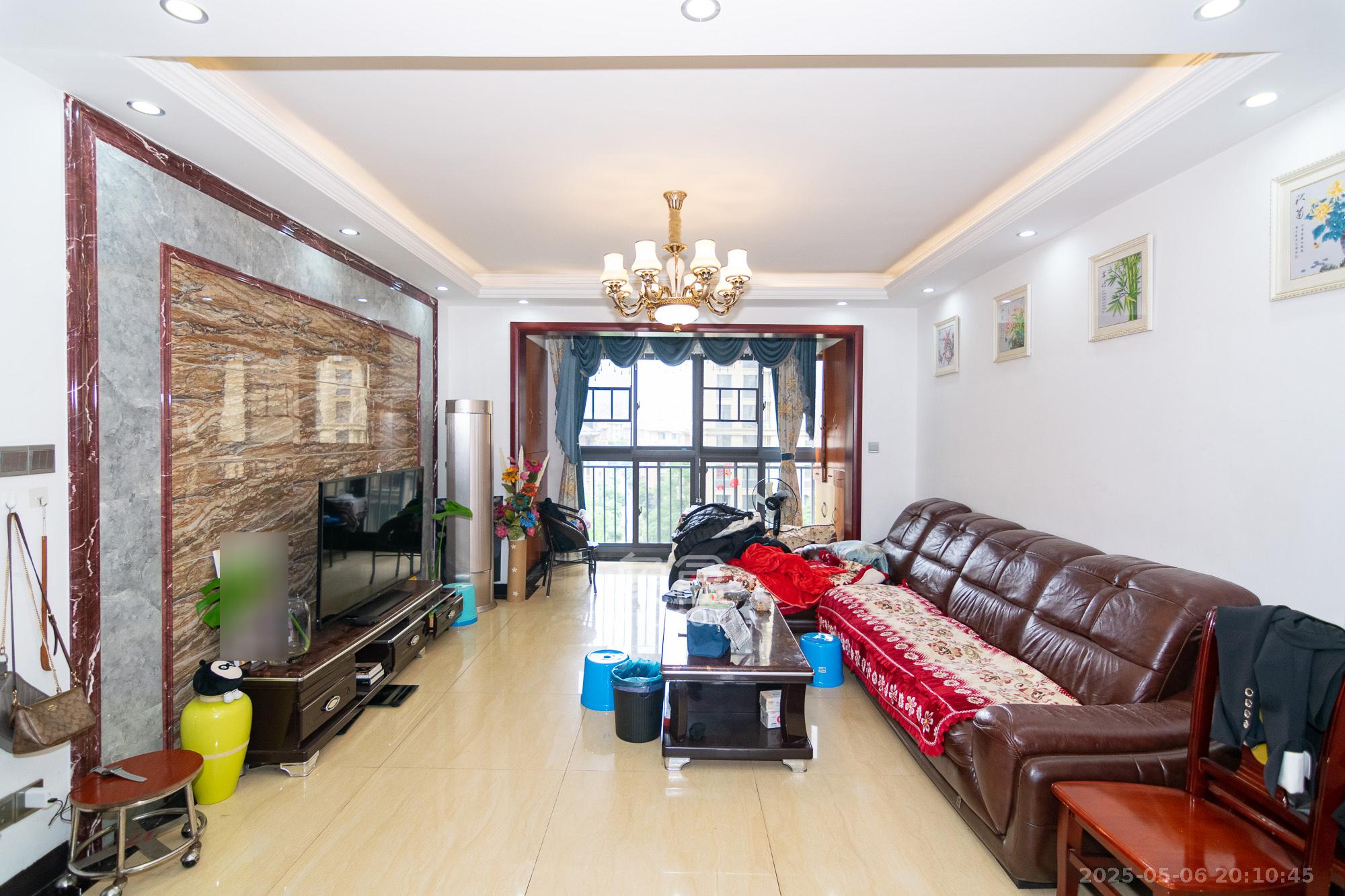 澳海澜庭 3室2厅2卫 66.0万 澳海澜庭 3室2厅2卫 66.0万客厅