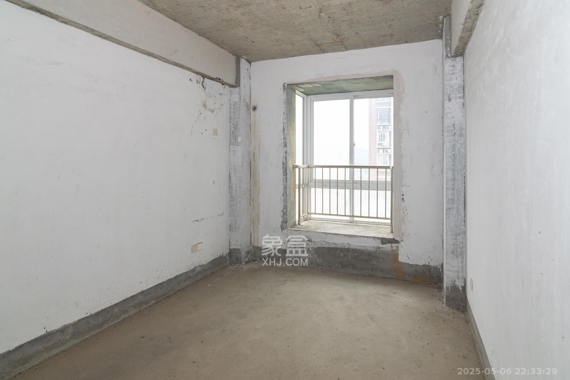 普瑞斯堡 4室2厅2卫 80.0万 普瑞斯堡 4室2厅2卫 80.0万卧室