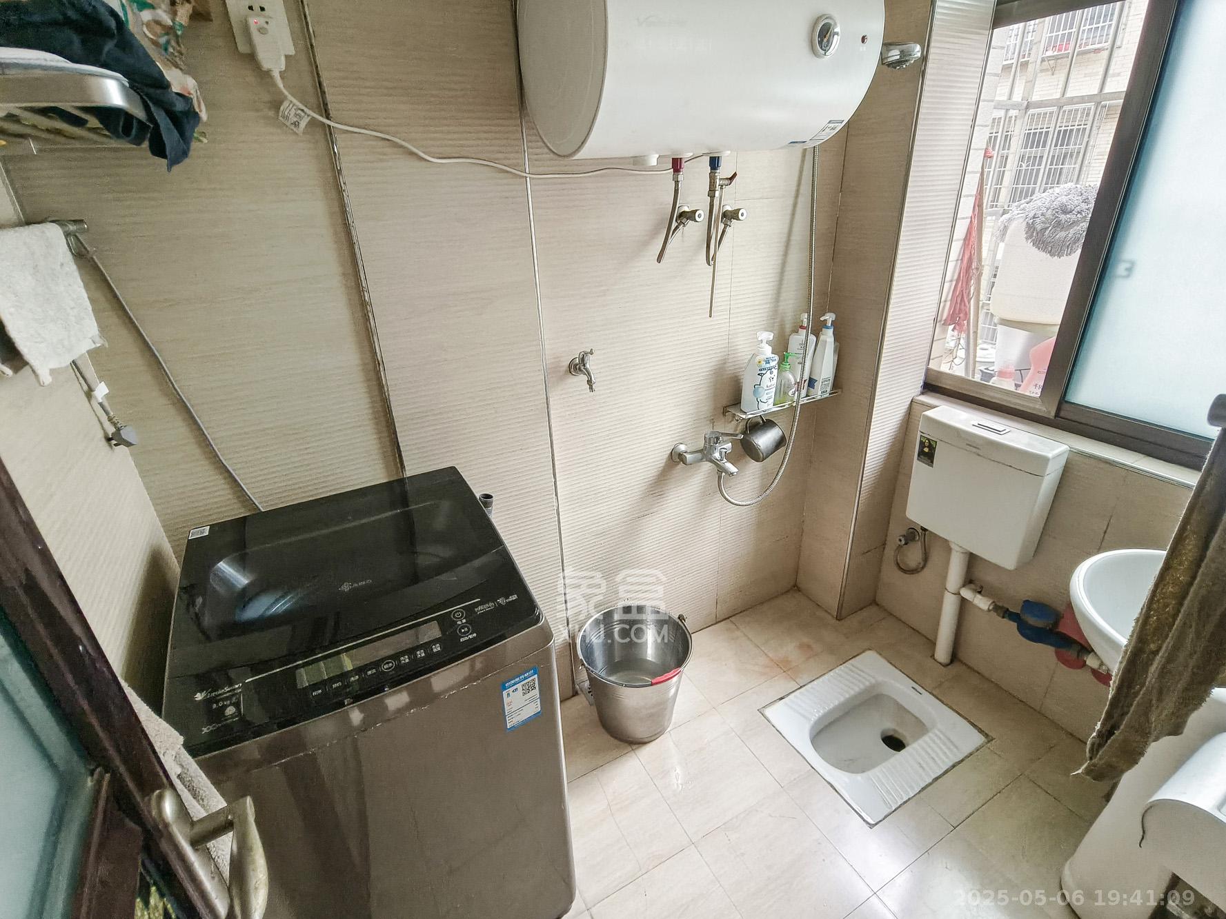 龙塘安置区(龙塘小区)  10室8厅7卫    375.0万 龙塘安置区(龙塘小区)  10室8厅7卫    375.0万卫生间