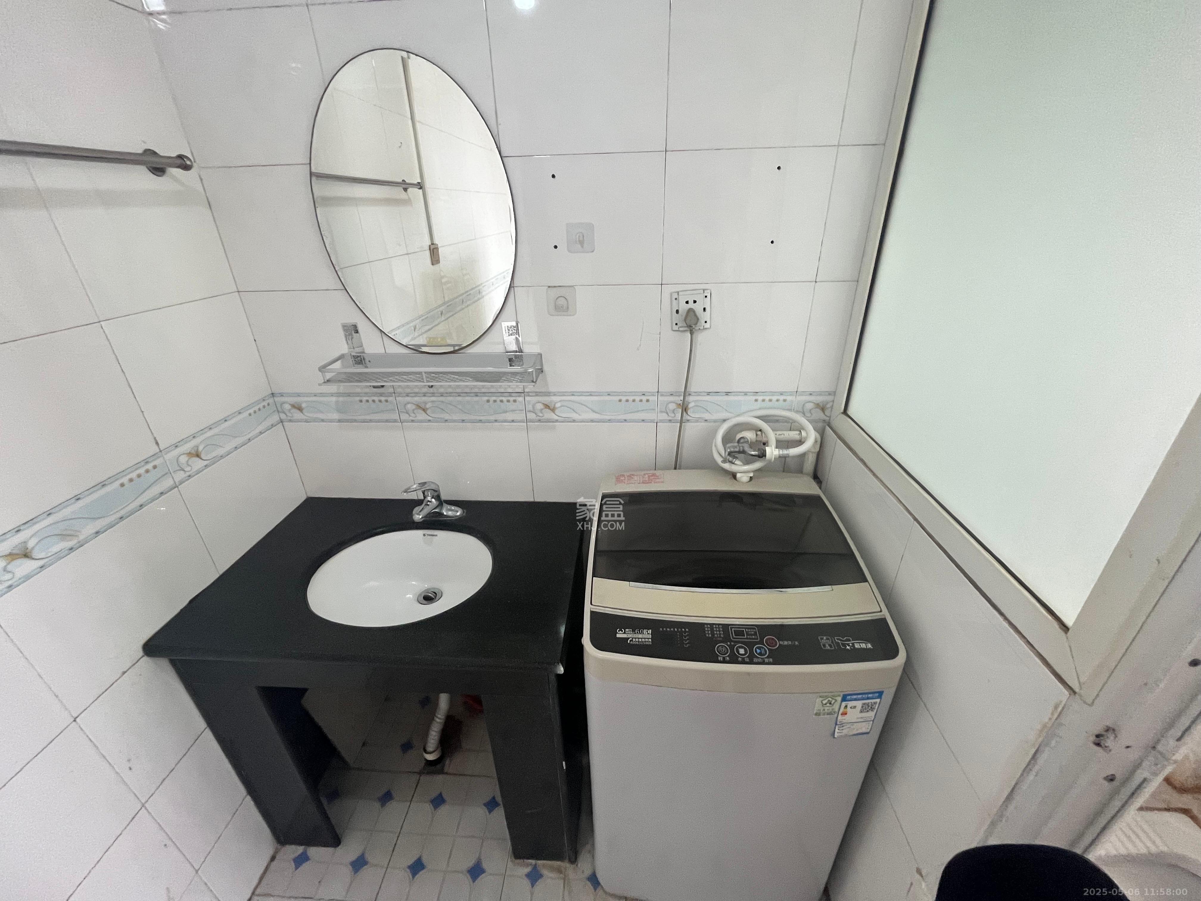 南家塘小区  1室1厅1卫   1300.00元/月室内图