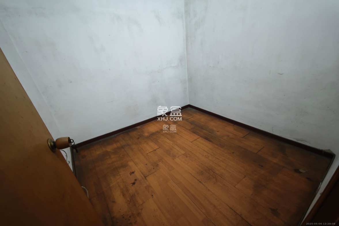 红石咀社区(湖南省第六工程公司宿舍) 3室1厅1卫 1300.00元/月 红石咀社区(湖南省第六工程公司宿舍) 3室1厅1卫 1300.00元/月室内图