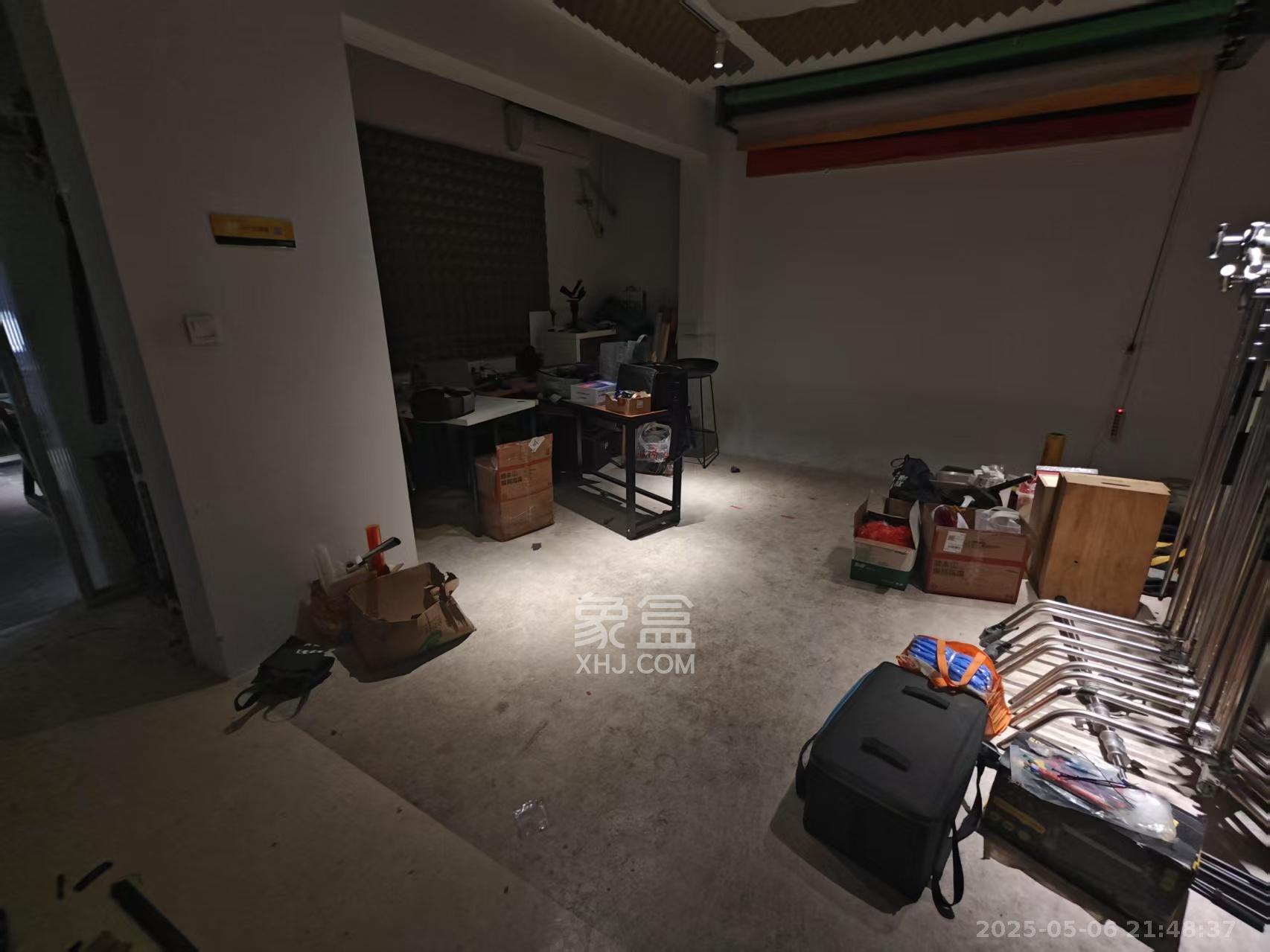 万科城  2室2厅2卫   9000.00元/月室内图