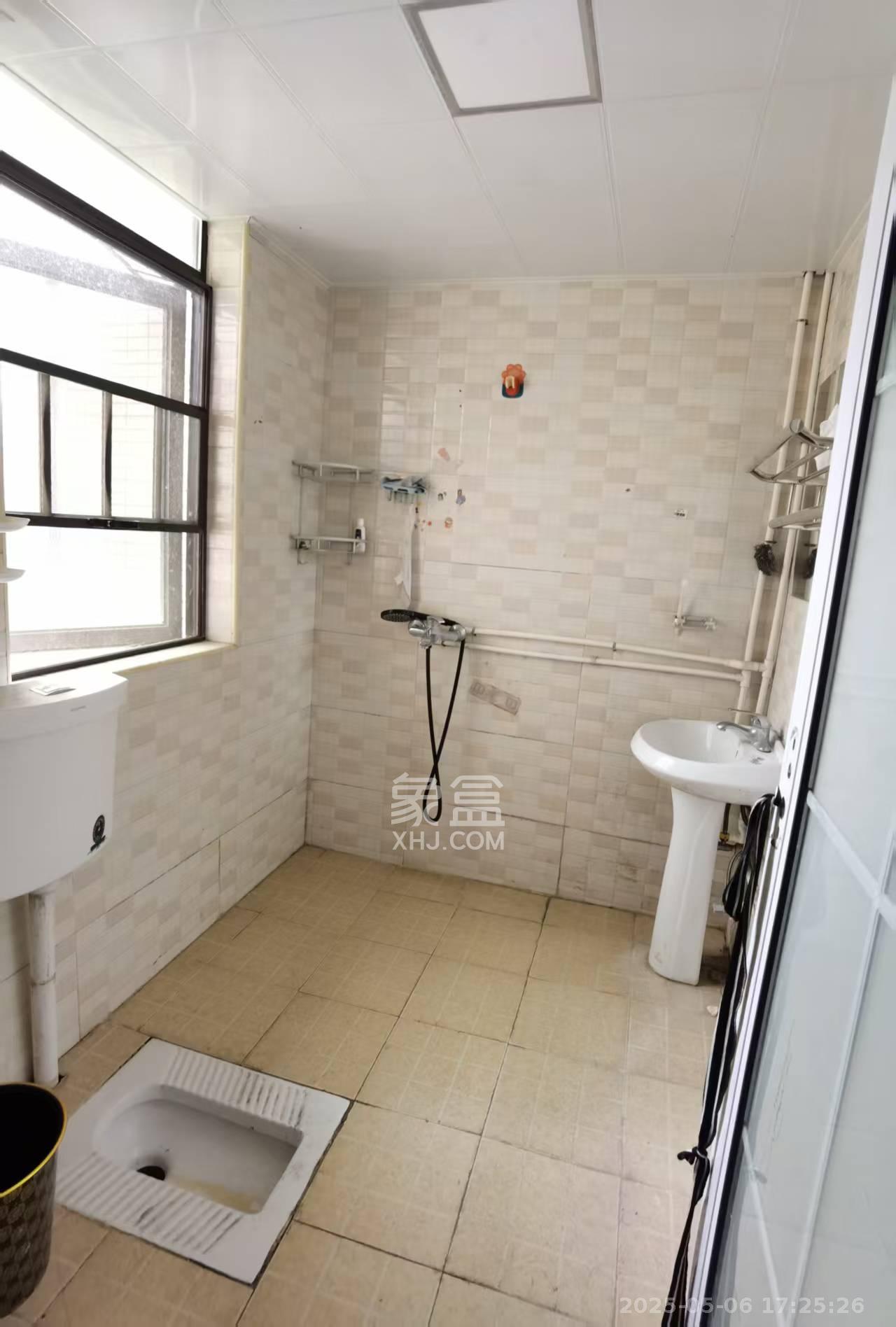乾源国际  4室2厅2卫   2200.00元/月室内图
