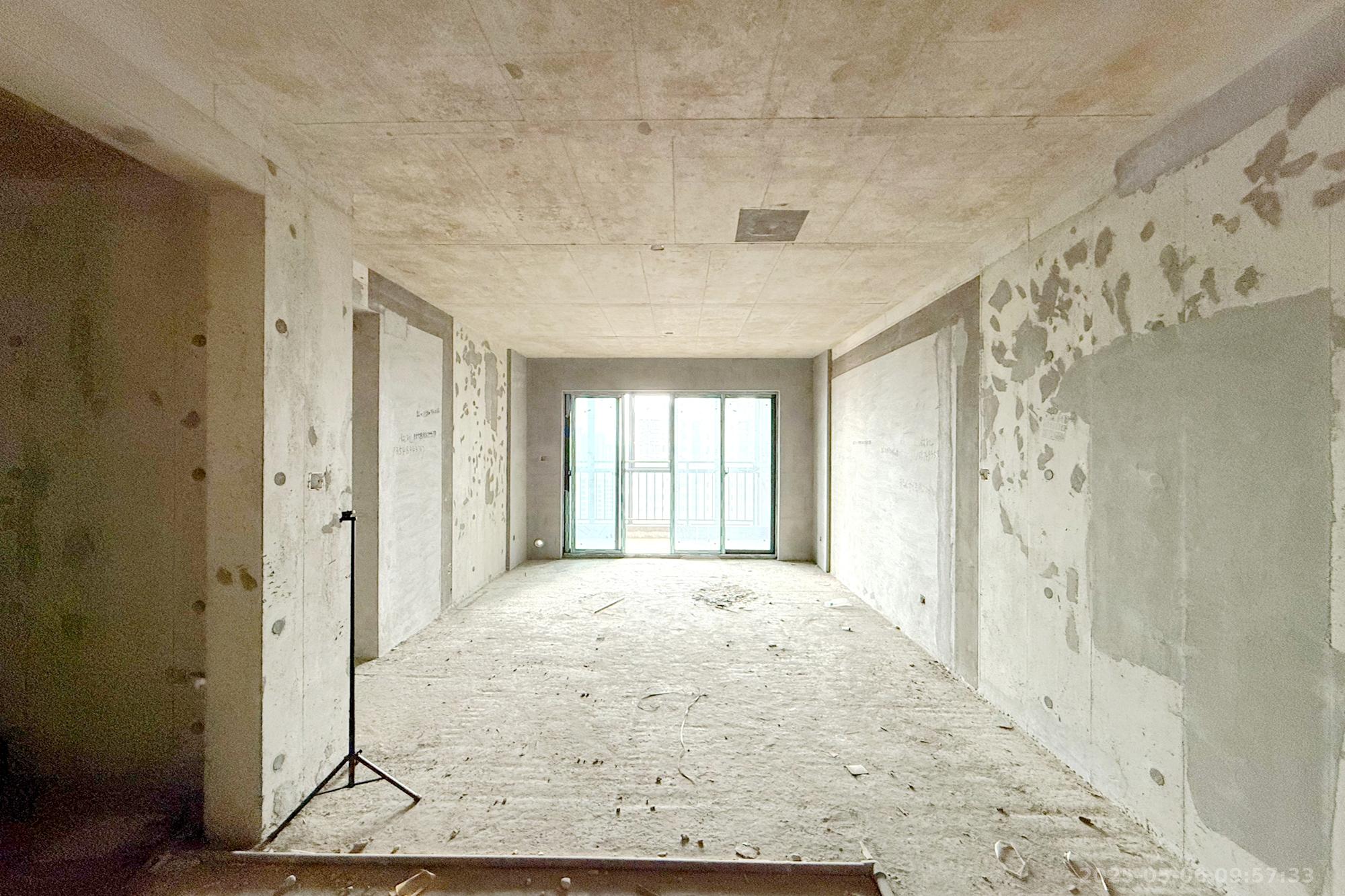 润和滨江广场(润和中央广场)  4室2厅2卫    87.8万 润和滨江广场(润和中央广场)  4室2厅2卫    87.8万客厅