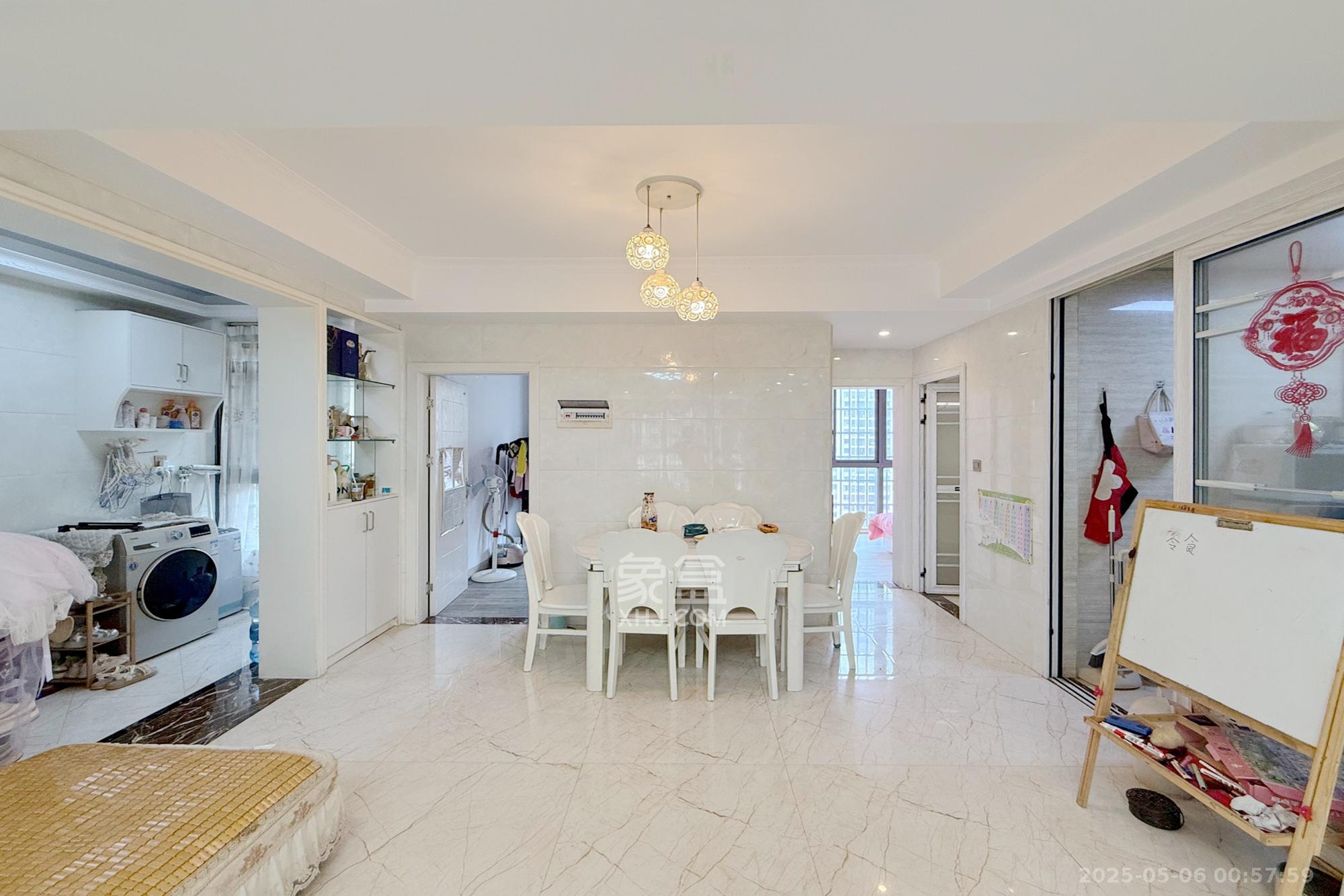 明发国际城 3室2厅2卫 90.0万 明发国际城 3室2厅2卫 90.0万客厅