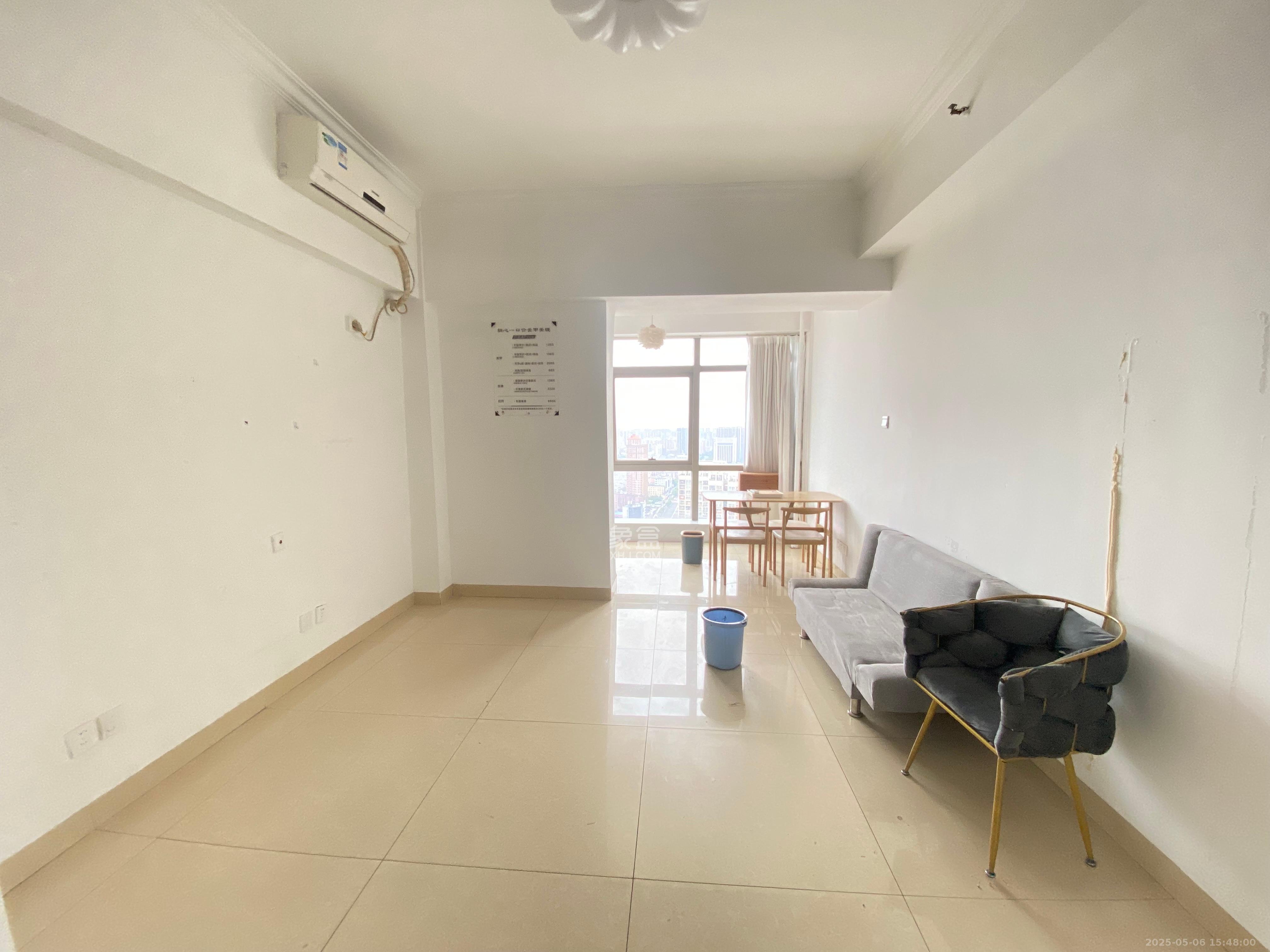 奥克斯广场 1室1厅1卫 2000.0元/月 奥克斯广场 1室1厅1卫 2000.0元/月室内图