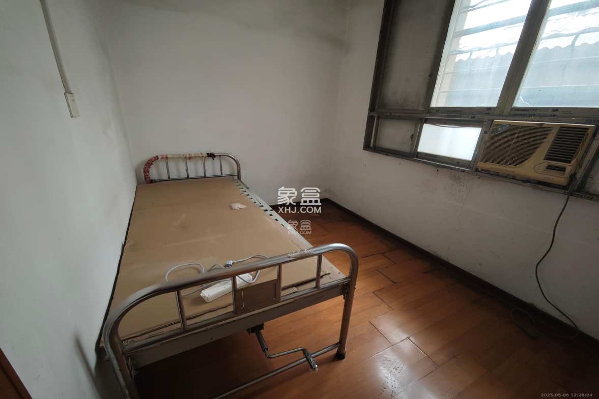 红石咀社区(湖南省第六工程公司宿舍) 3室1厅1卫 1300.00元/月 红石咀社区(湖南省第六工程公司宿舍) 3室1厅1卫 1300.00元/月室内图