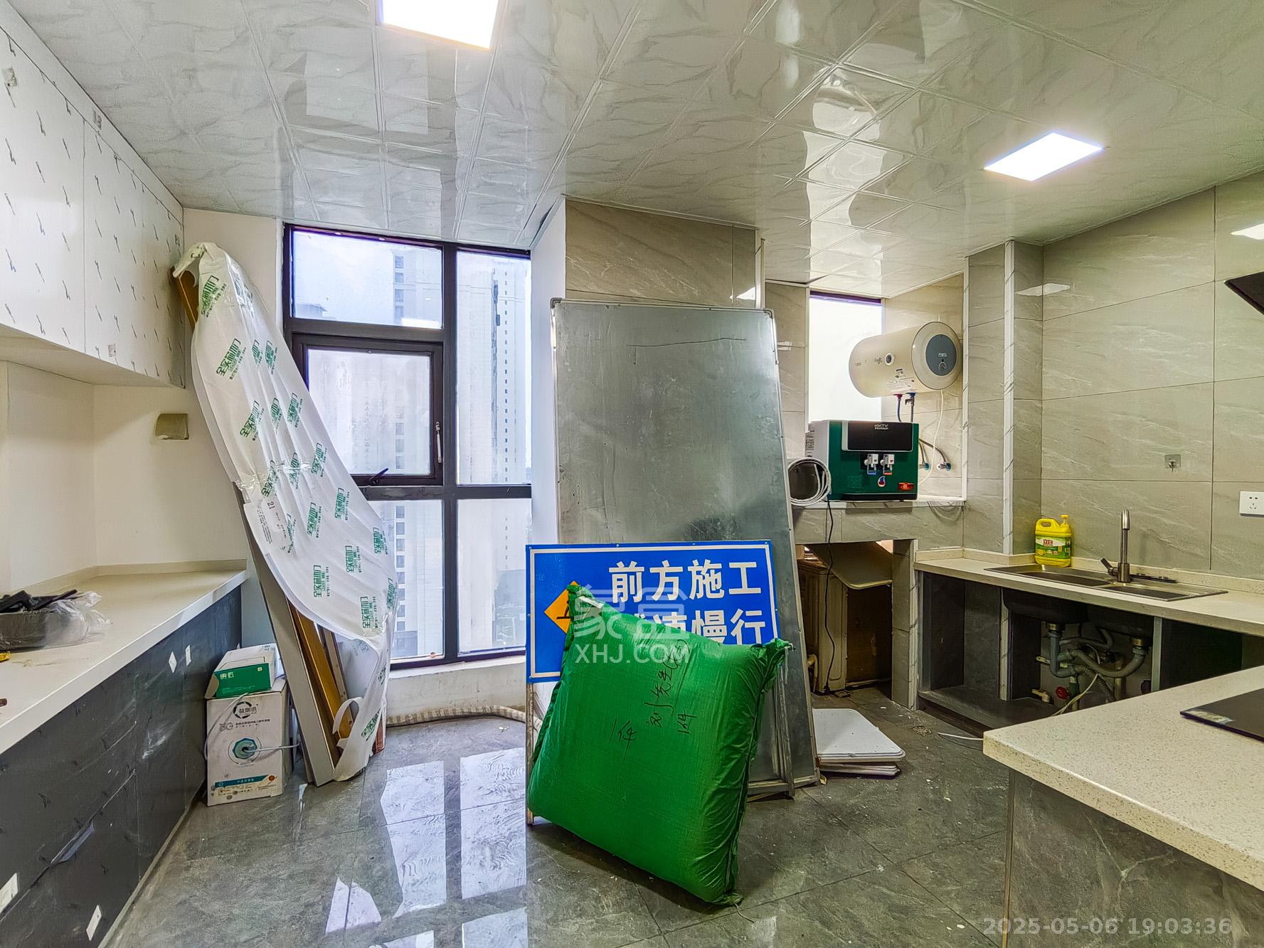 和悦城(蟠龙景苑)  3室2厅2卫   99.00万厨房