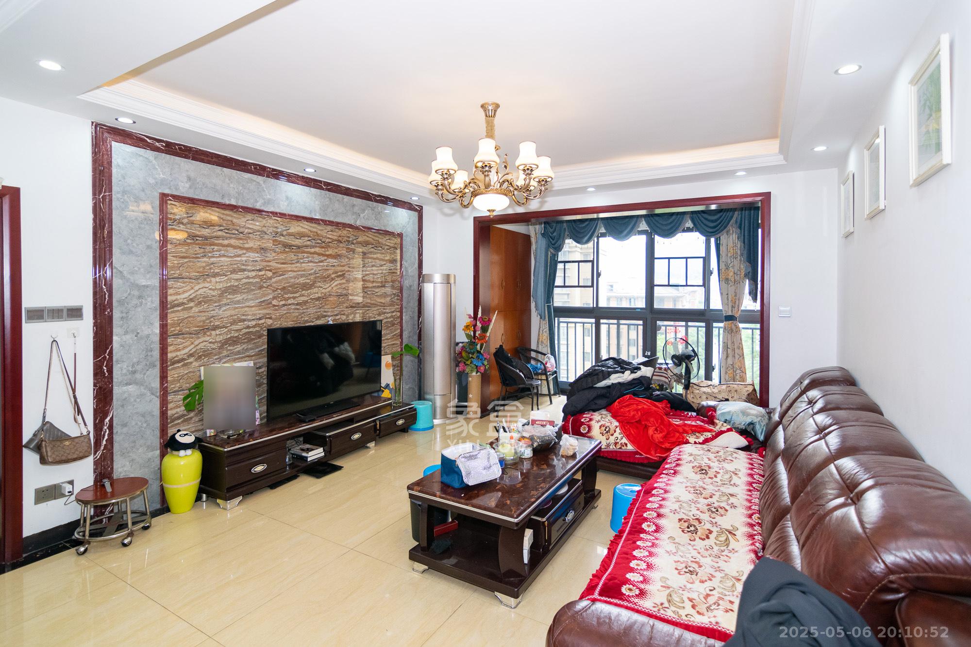 澳海澜庭 3室2厅2卫 66.0万 澳海澜庭 3室2厅2卫 66.0万客厅