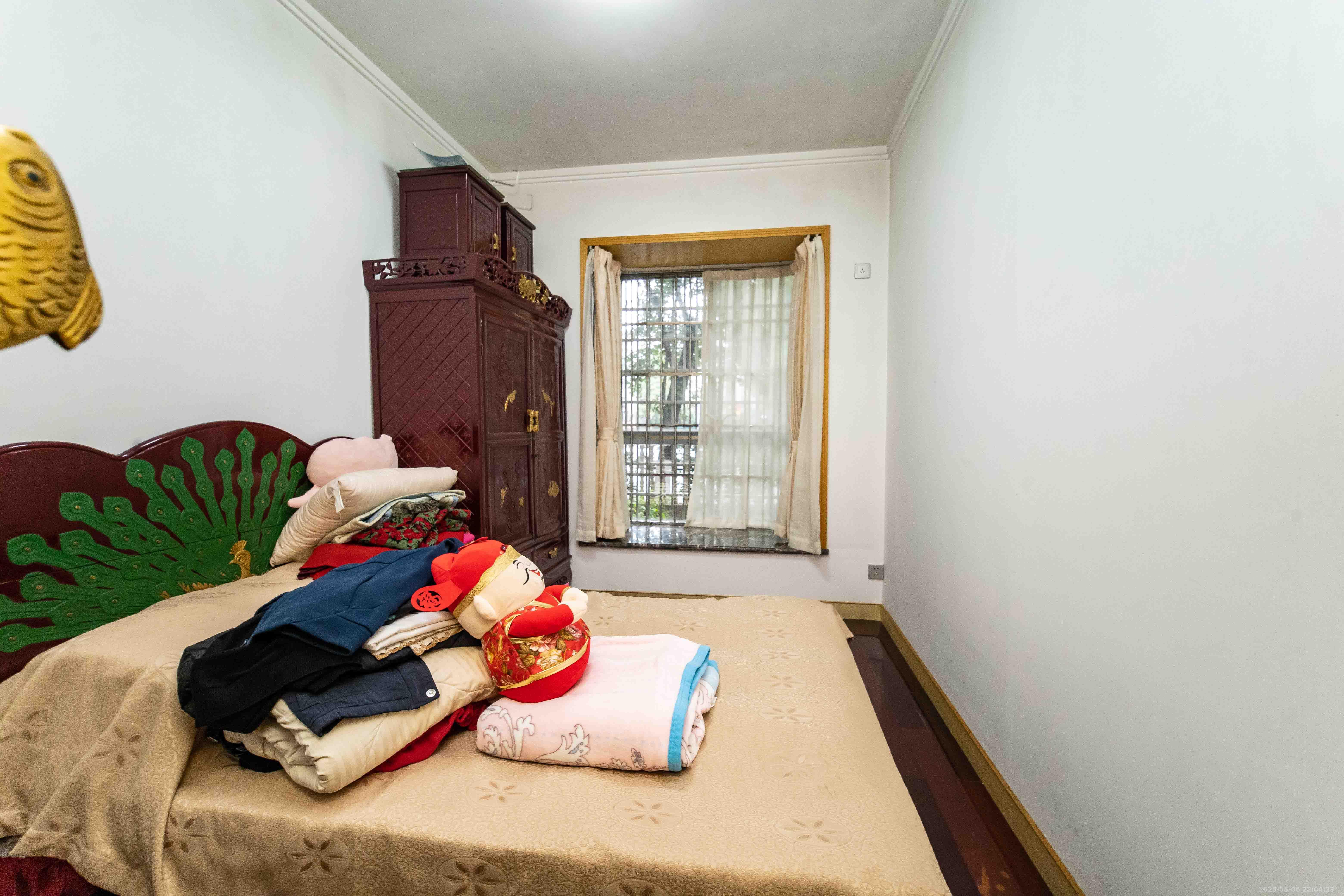 芙蓉苑 4室2厅1卫 98.0万 芙蓉苑 4室2厅1卫 98.0万卧室