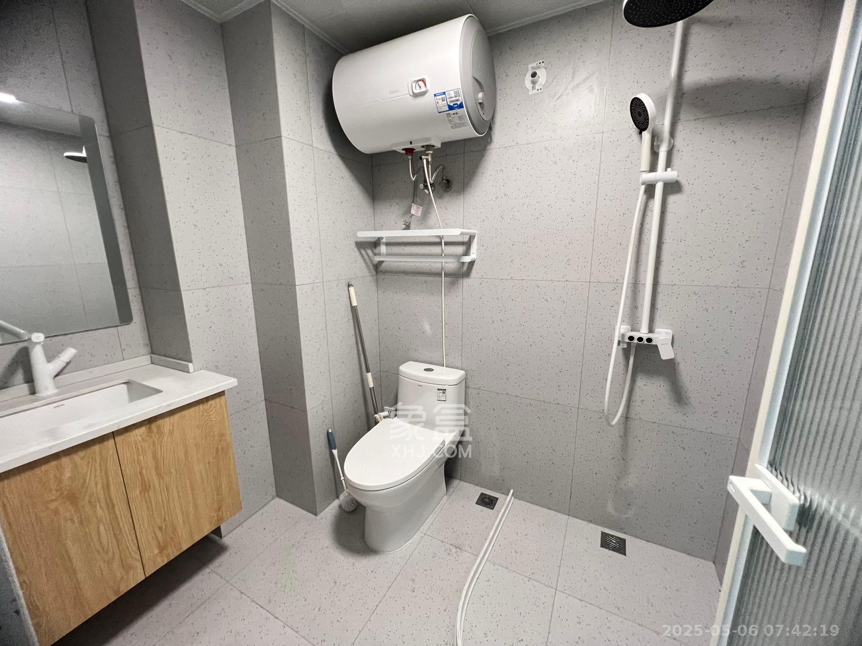 润和国际广场  1室1厅1卫    2000.0元/月 润和国际广场  1室1厅1卫    2000.0元/月室内图