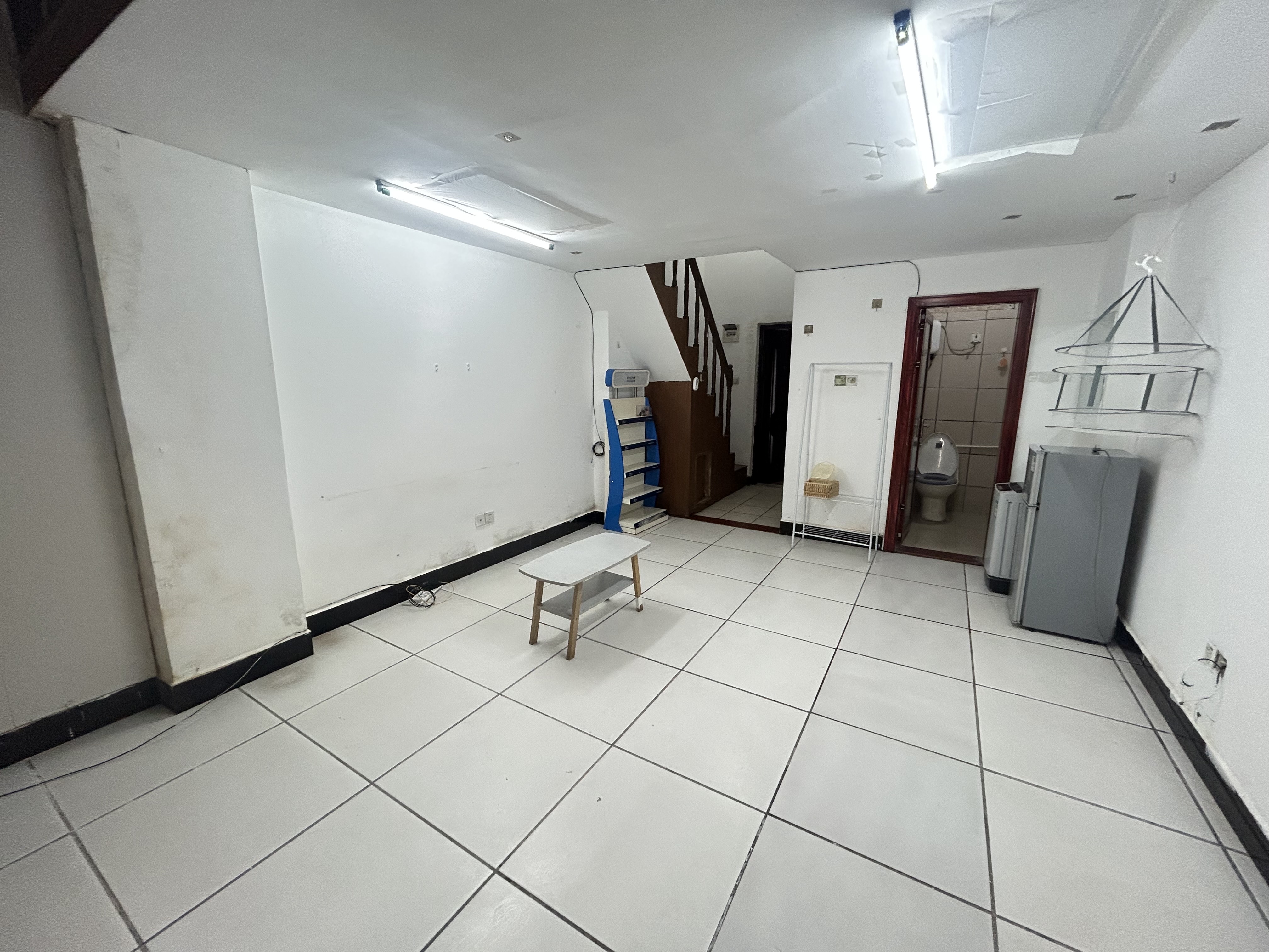 飞龙公寓 1室1厅1卫 42.0万 飞龙公寓 1室1厅1卫 42.0万室内图