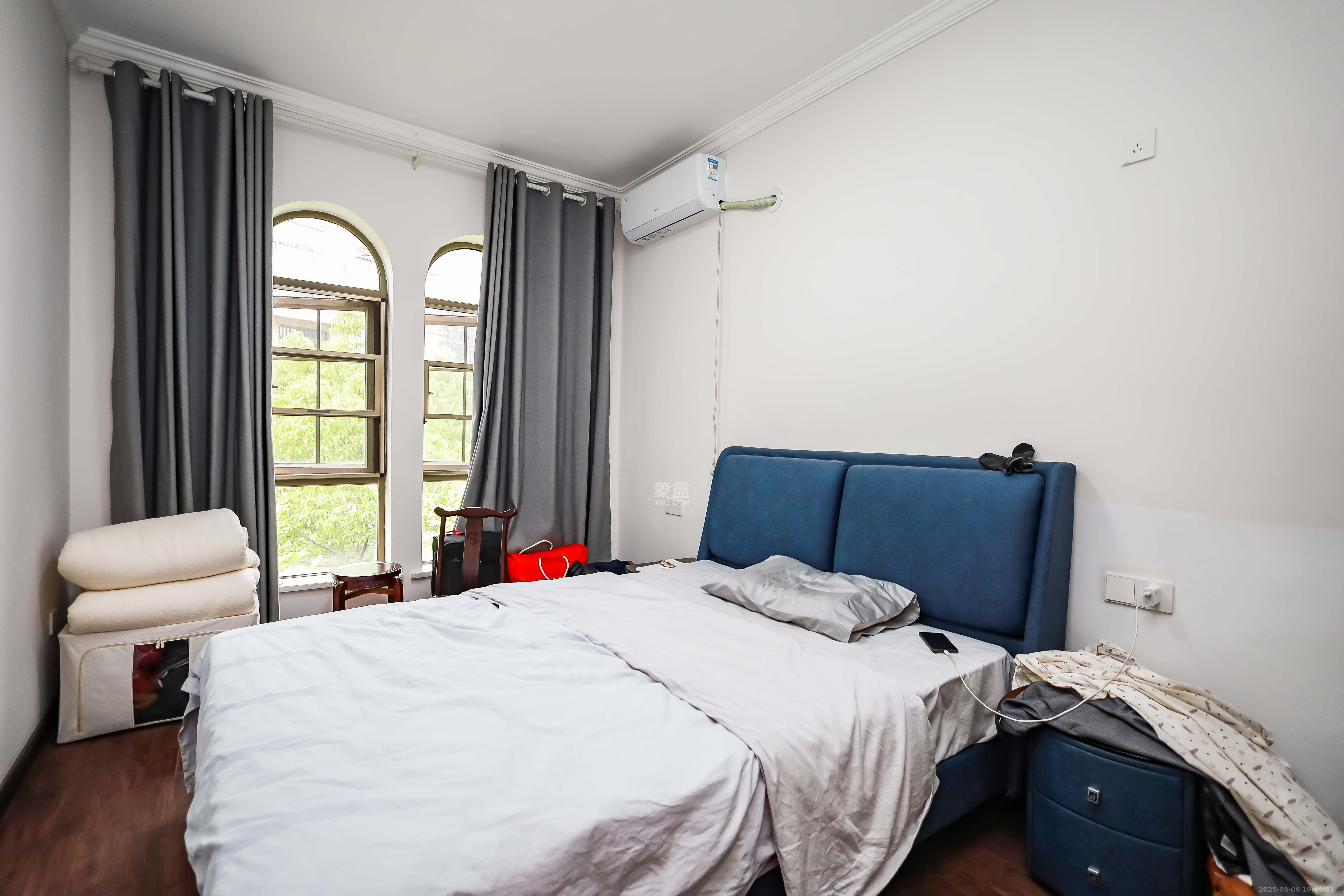 卓越蔚蓝海岸二期 4室2厅2卫 208.0万 卓越蔚蓝海岸二期 4室2厅2卫 208.0万卧室