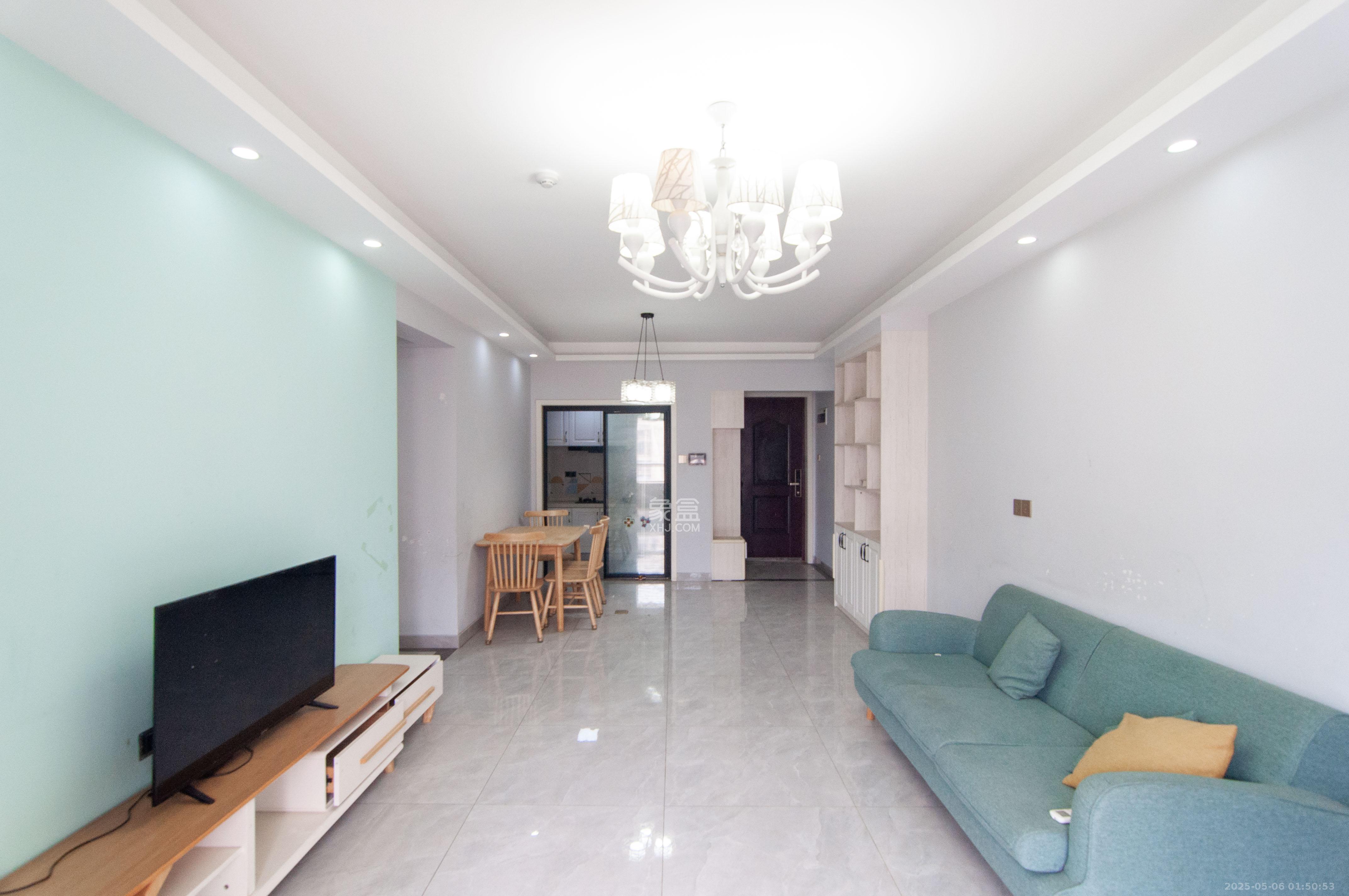 卓越浅水湾 3室2厅2卫 115.0万 卓越浅水湾 3室2厅2卫 115.0万客厅