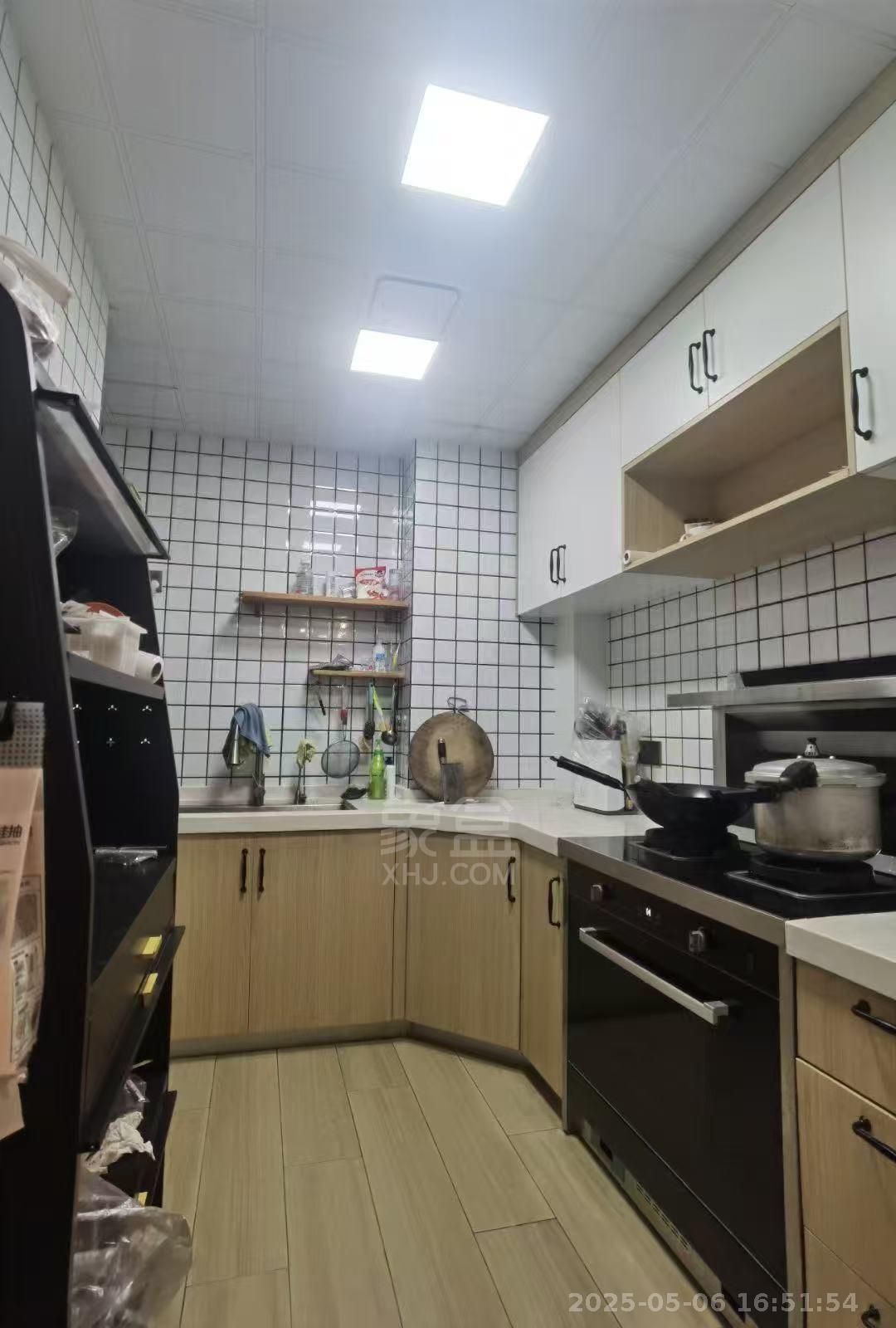 金轮津桥华府 3室2厅1卫 2100.0元/月 金轮津桥华府 3室2厅1卫 2100.0元/月室内图