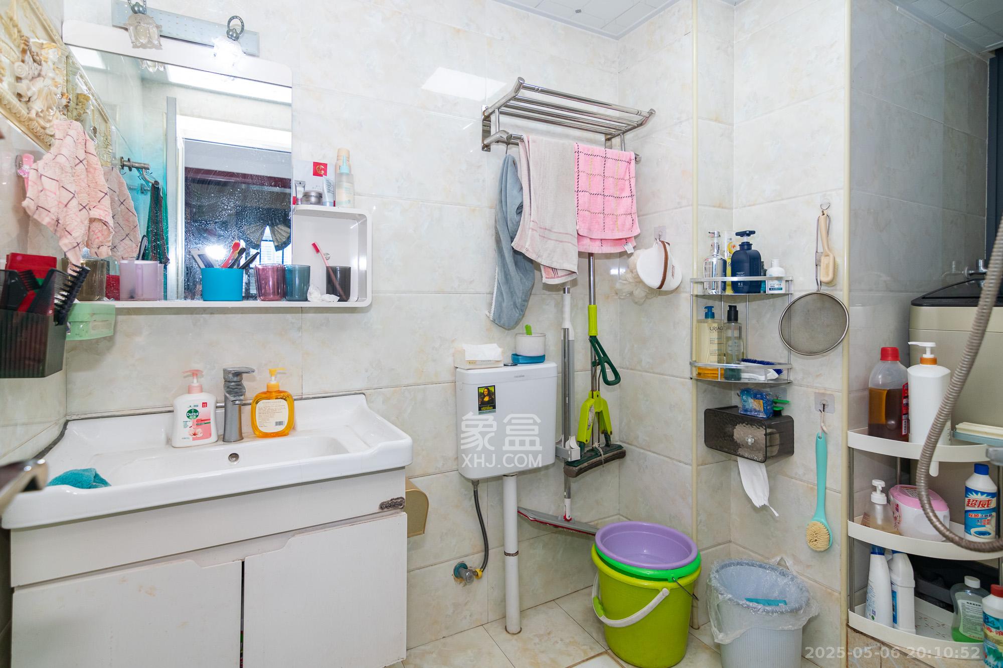 澳海澜庭 3室2厅2卫 66.0万 澳海澜庭 3室2厅2卫 66.0万卫生间