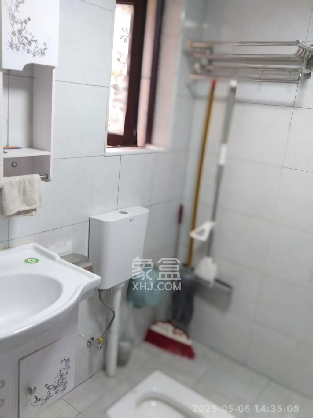 东方美地  3室2厅1卫    2500.0元/月室内图