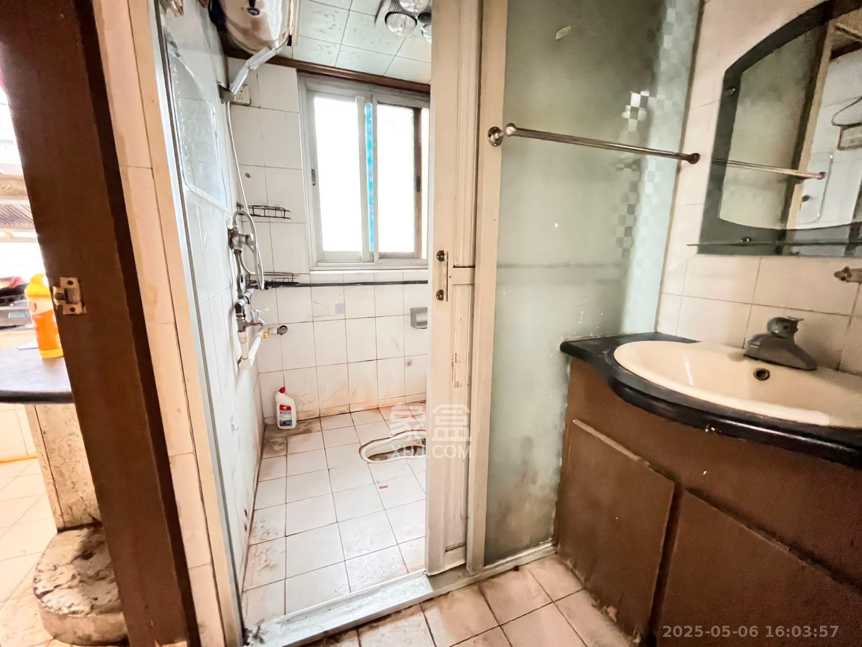 芙蓉区教师村 3室2厅1卫 1600.0元/月 芙蓉区教师村 3室2厅1卫 1600.0元/月室内图