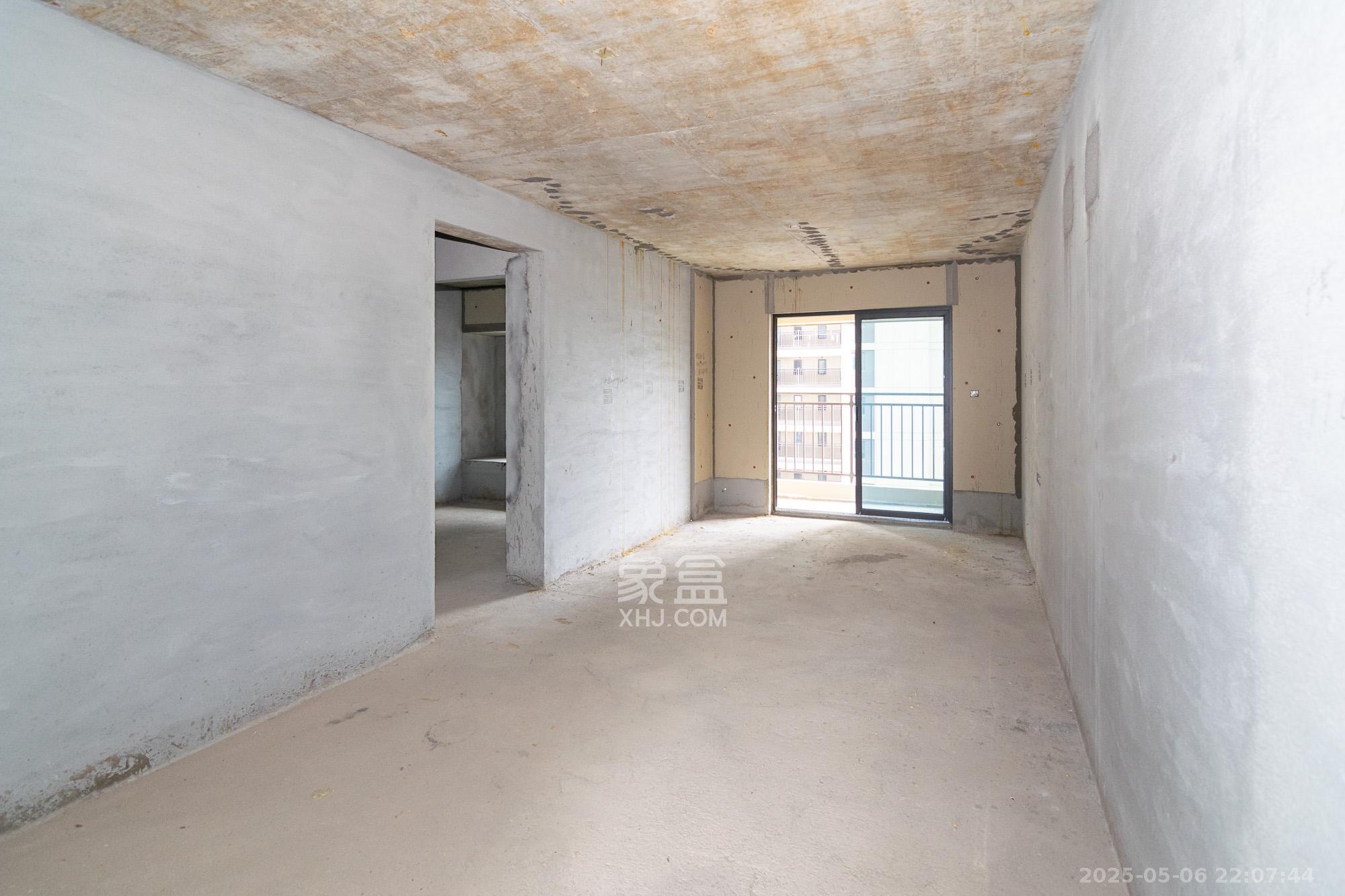 阳光城联利悦澜府  2室2厅1卫    54.0万 阳光城联利悦澜府  2室2厅1卫    54.0万客厅