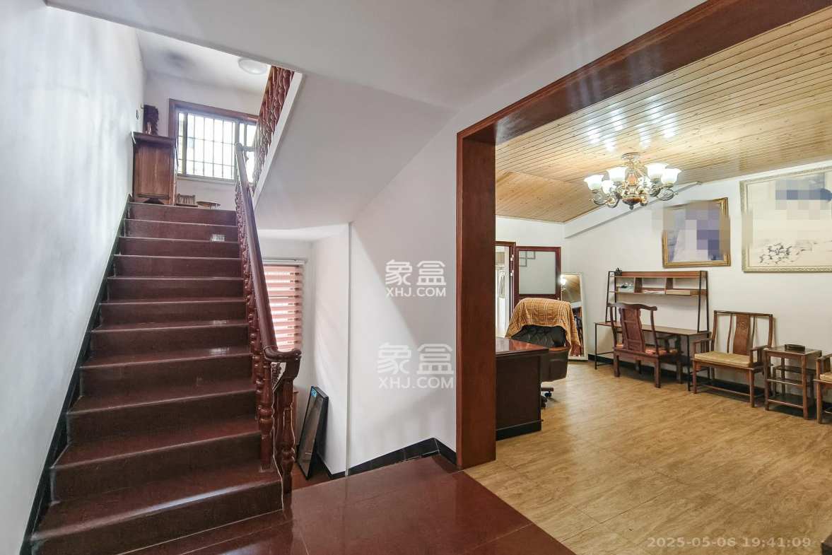 龙塘安置区(龙塘小区)  10室8厅7卫    375.0万 龙塘安置区(龙塘小区)  10室8厅7卫    375.0万其他